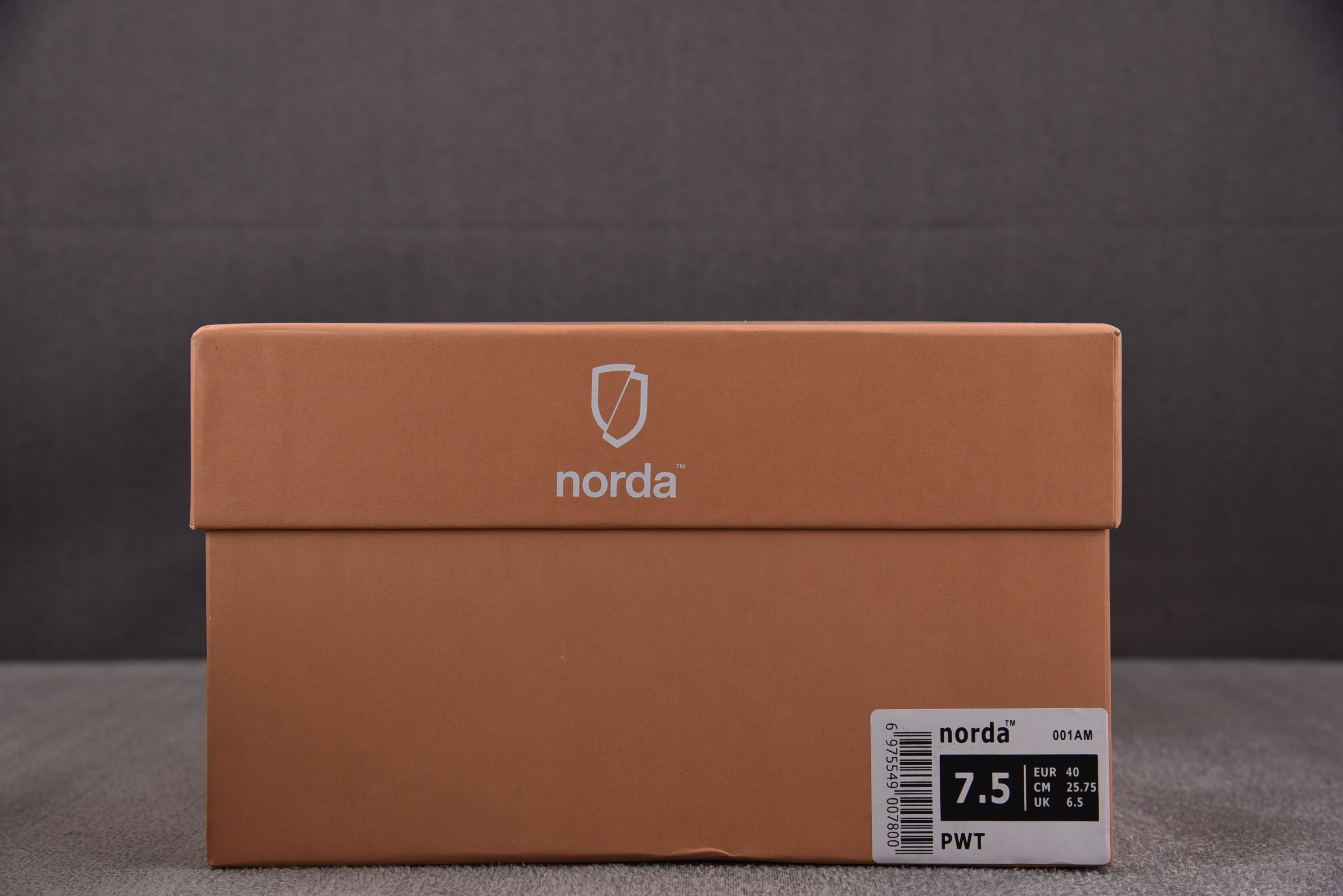 Norda 001 灰黑 #YZ00436-45