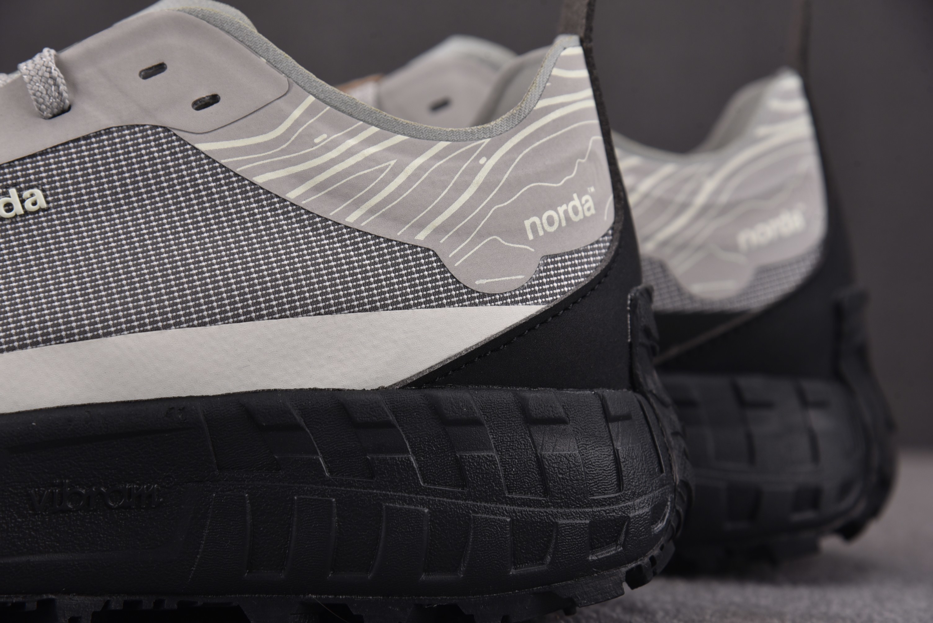 Norda 001 灰黑 #YZ00436-45