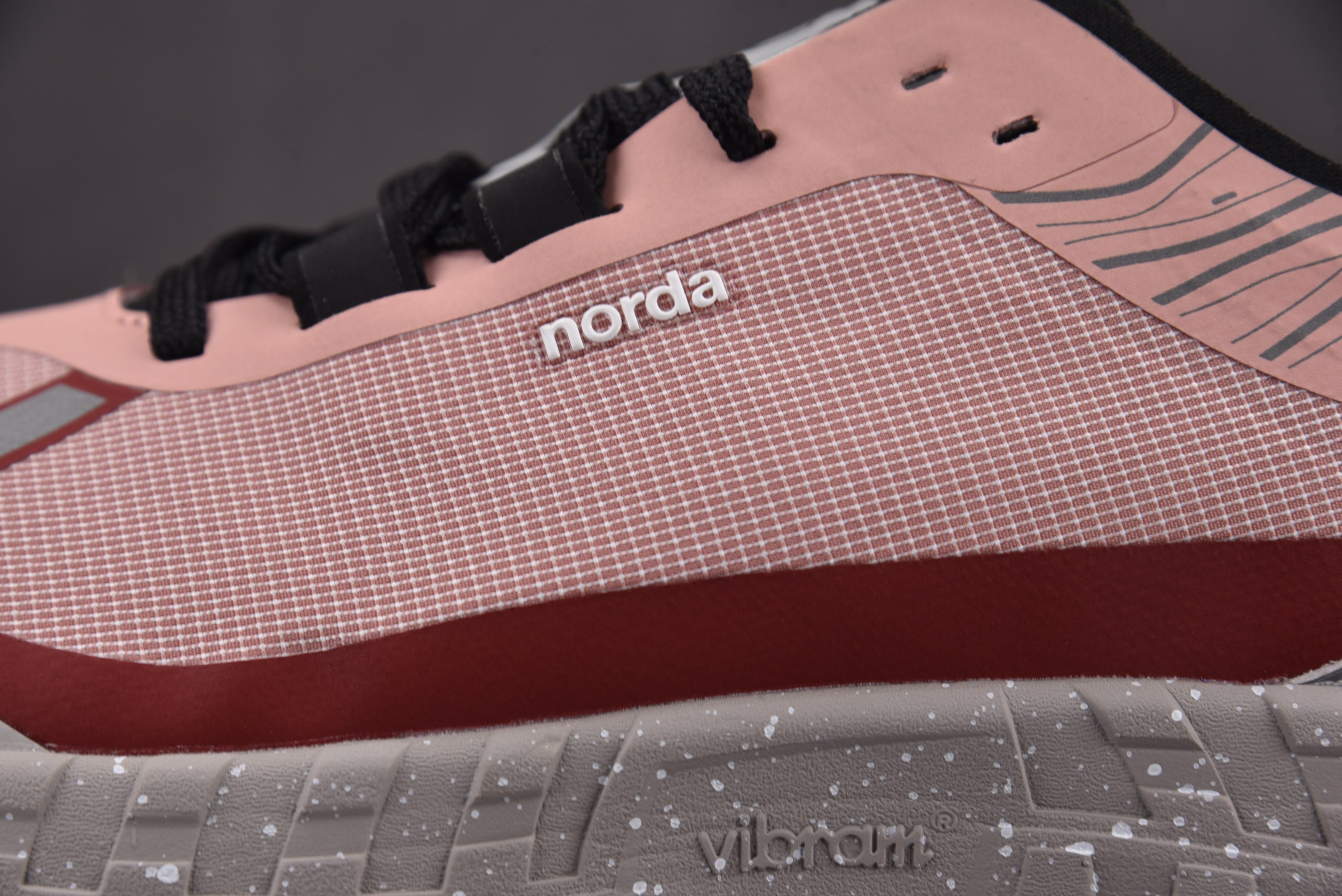 Norda 001 粉灰 #YZ00436-45