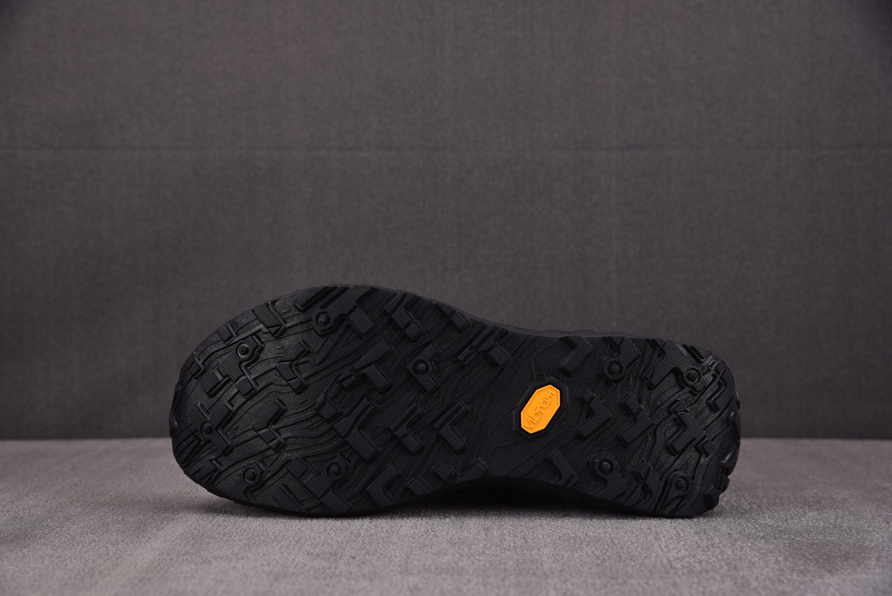 Norda 001 黑色 #YZ00436-45