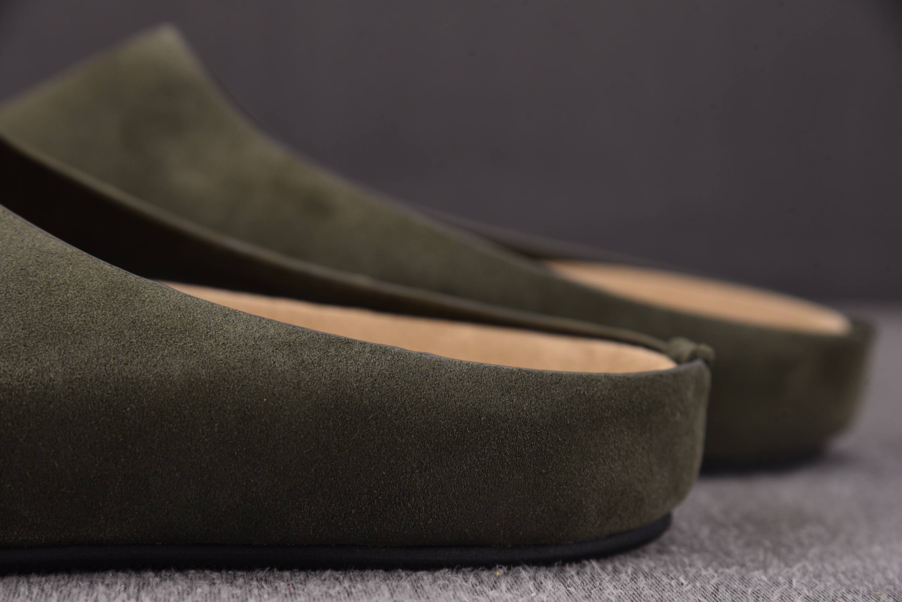 The Row Square Loafer Pumps in tan 橄榄绿 #YZ01136-45