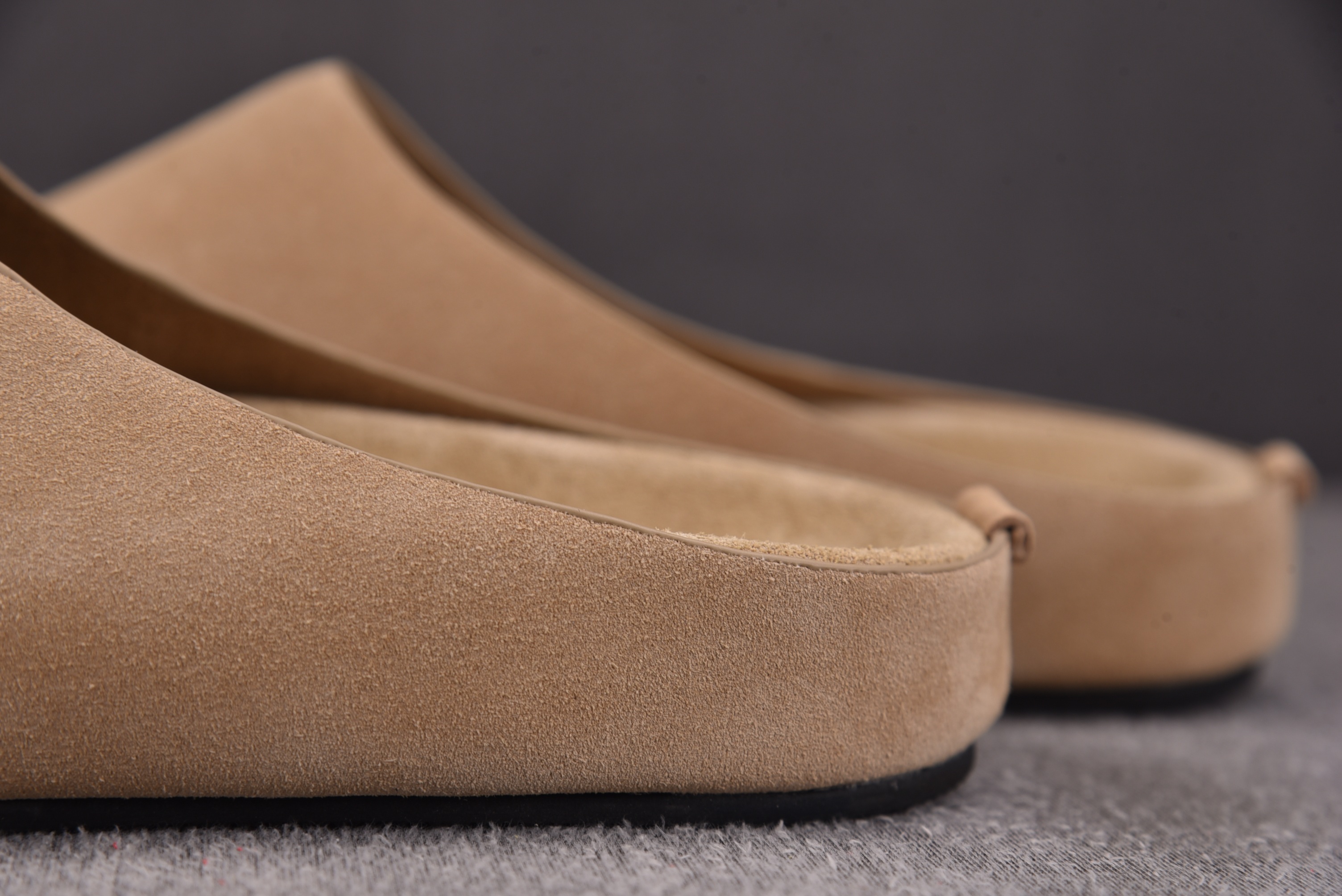 The Row Square Loafer Pumps in tan 沙色  #YZ01136-45