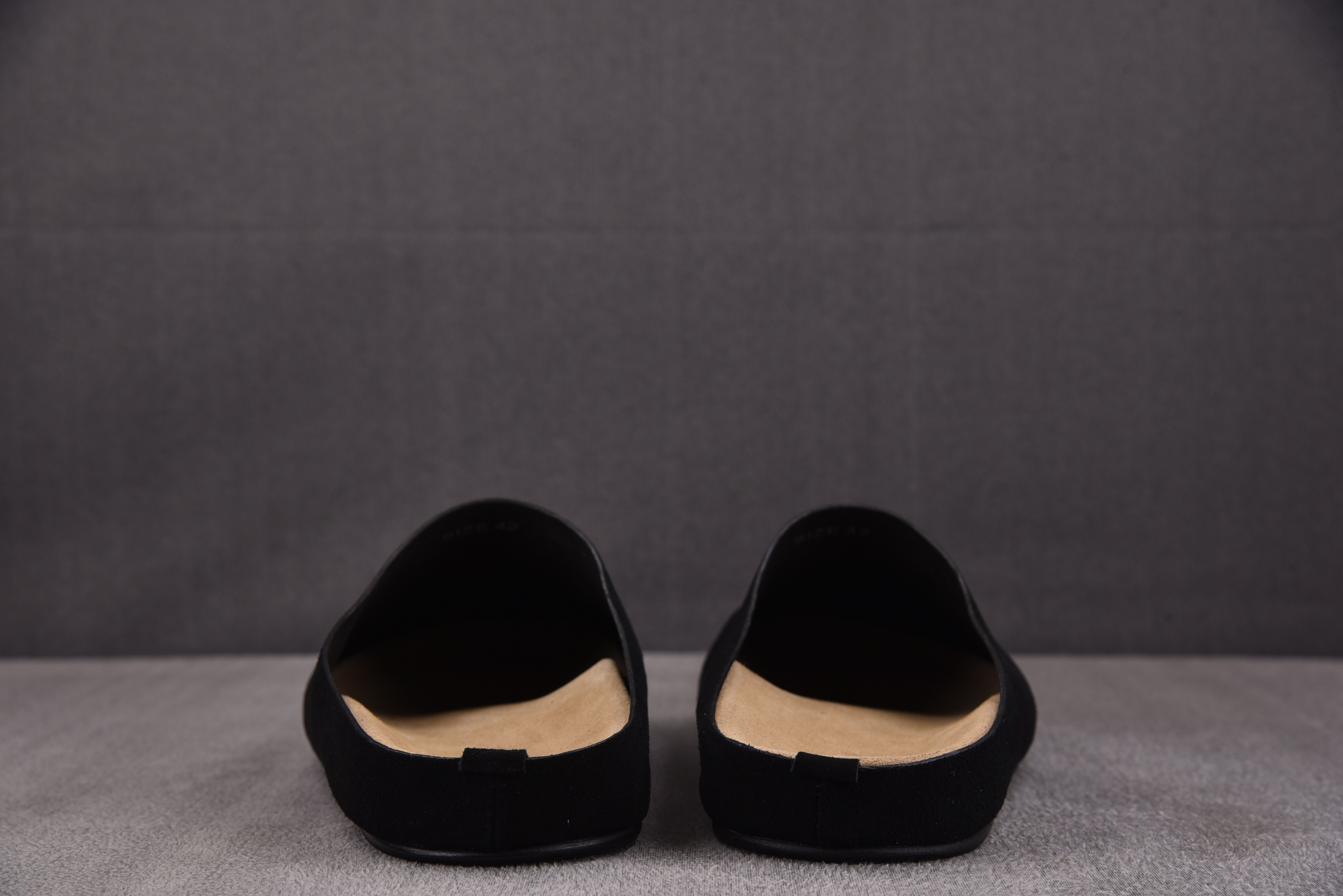 The Row Square Loafer Pumps in tan 黑色  #YZ01136-45