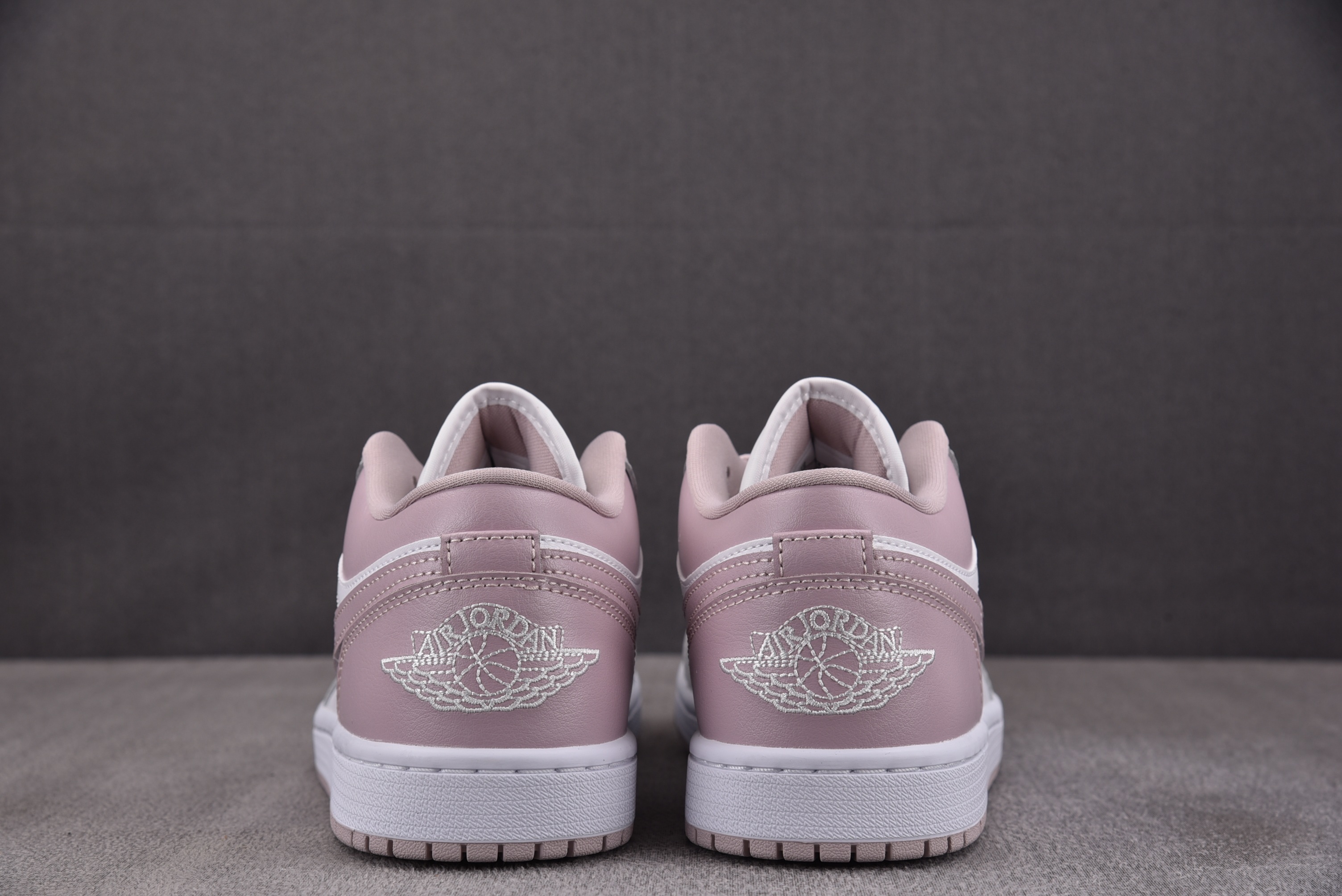 WMNS Air Jordan 1 Low Particle Rose White Neutral Gr