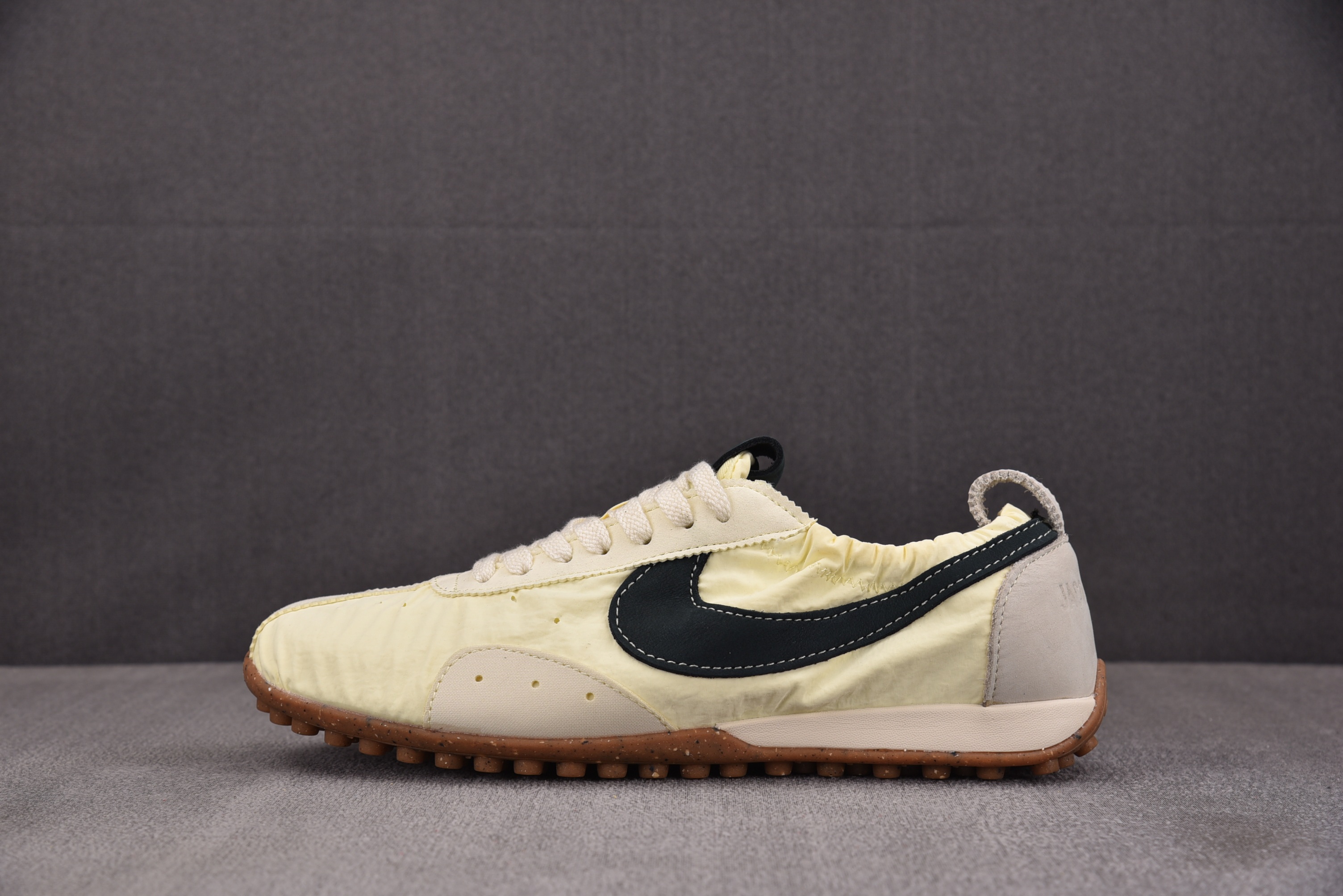 WMNS NK x Jacquemus Moon SP Alabaster 米黄 HV8547-700 