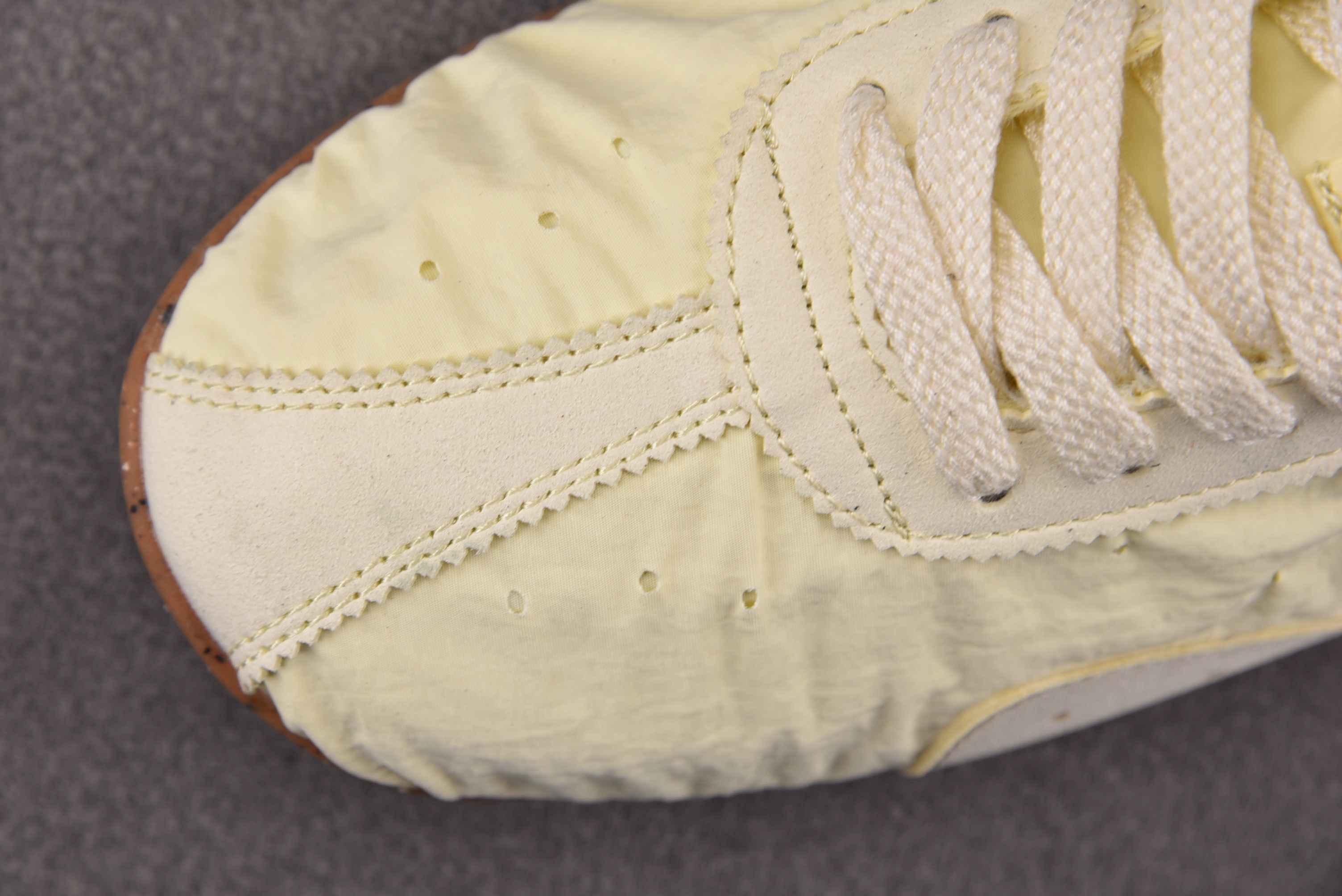 WMNS NK x Jacquemus Moon SP Alabaster 米黄 HV8547-700 