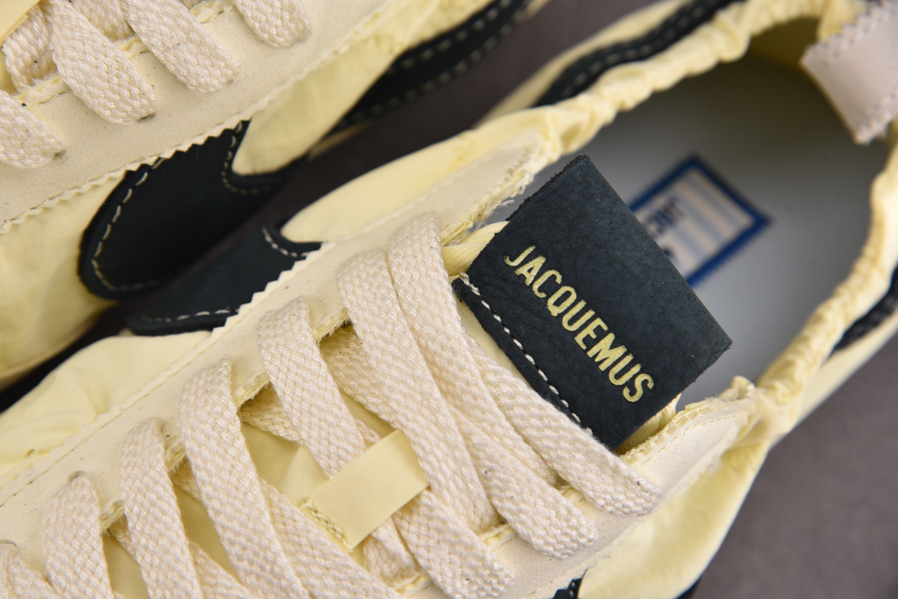 WMNS NK x Jacquemus Moon SP Alabaster 米黄 HV8547-700 