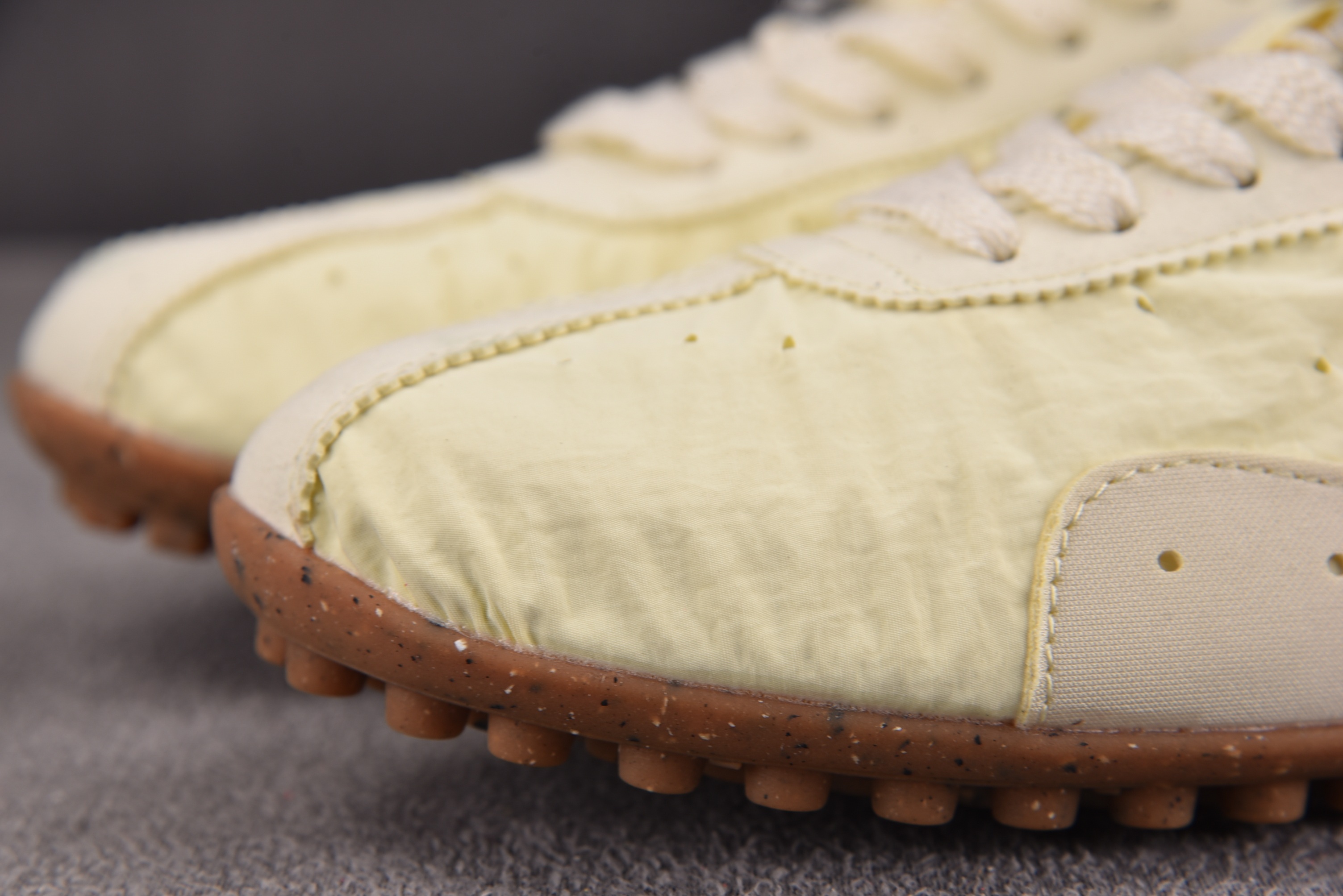 WMNS NK x Jacquemus Moon SP Alabaster 米黄 HV8547-700 