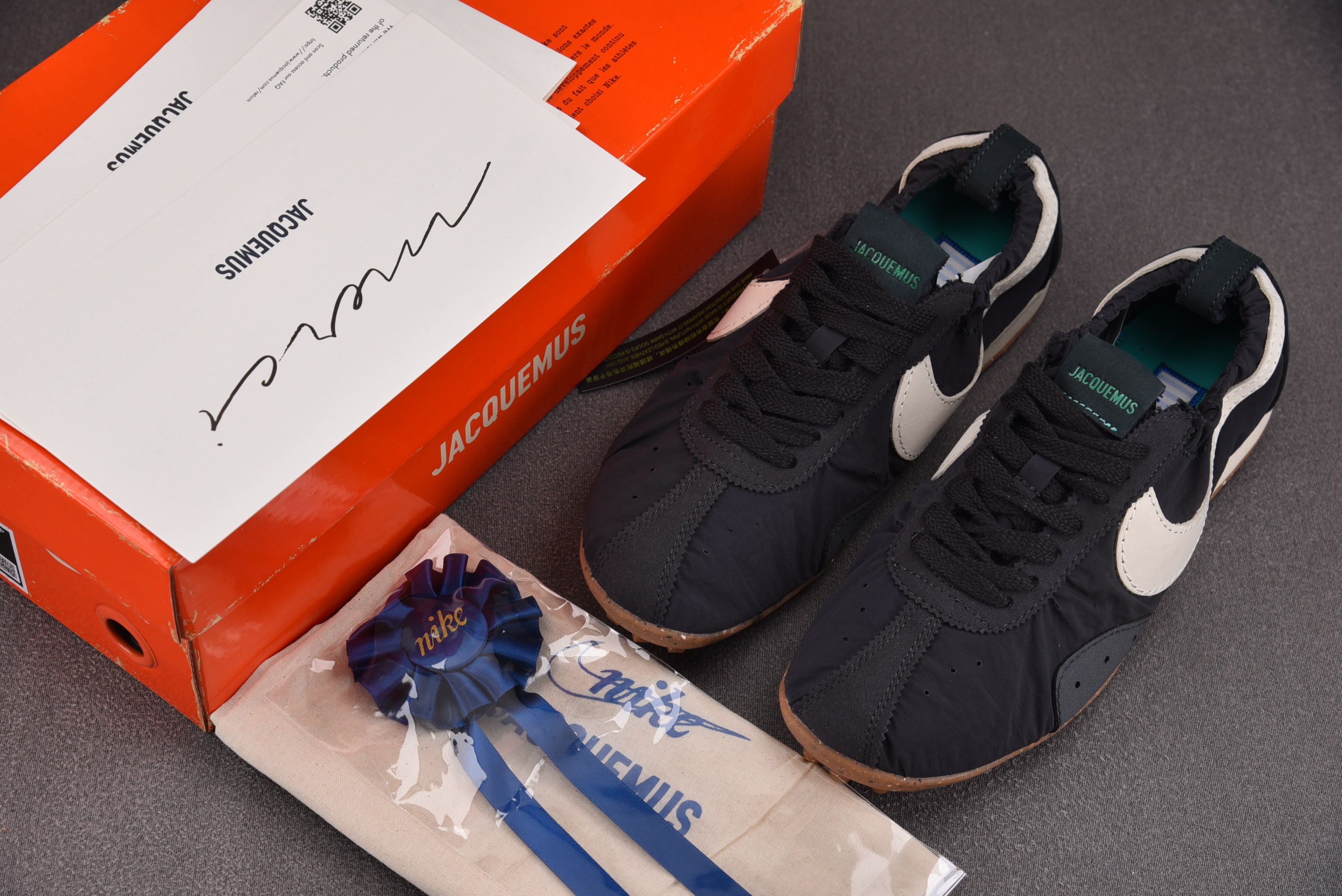 WMNS NK x Jacquemus Moon SP Off Noir 黑白 HV8547-001 Y