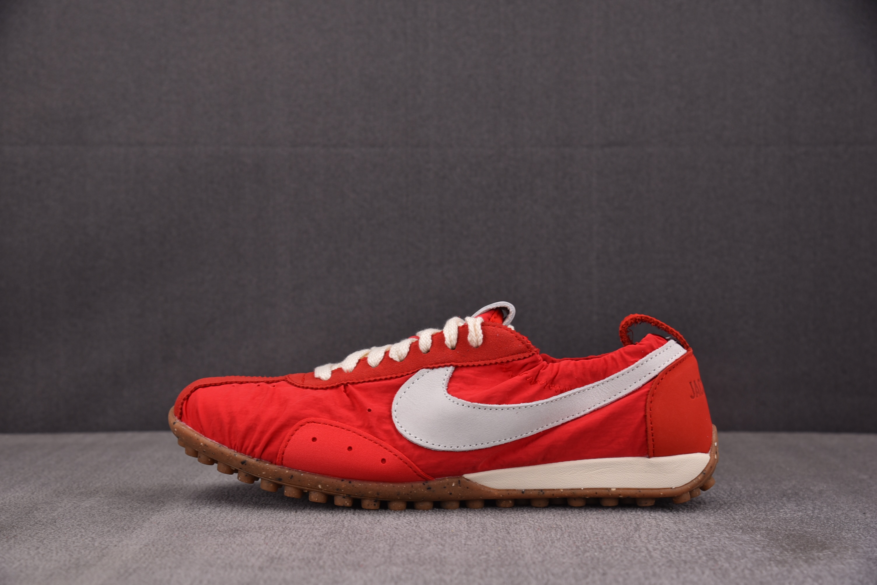 WMNS NK x Jacquemus Moon SP University Red 红色 HV8547