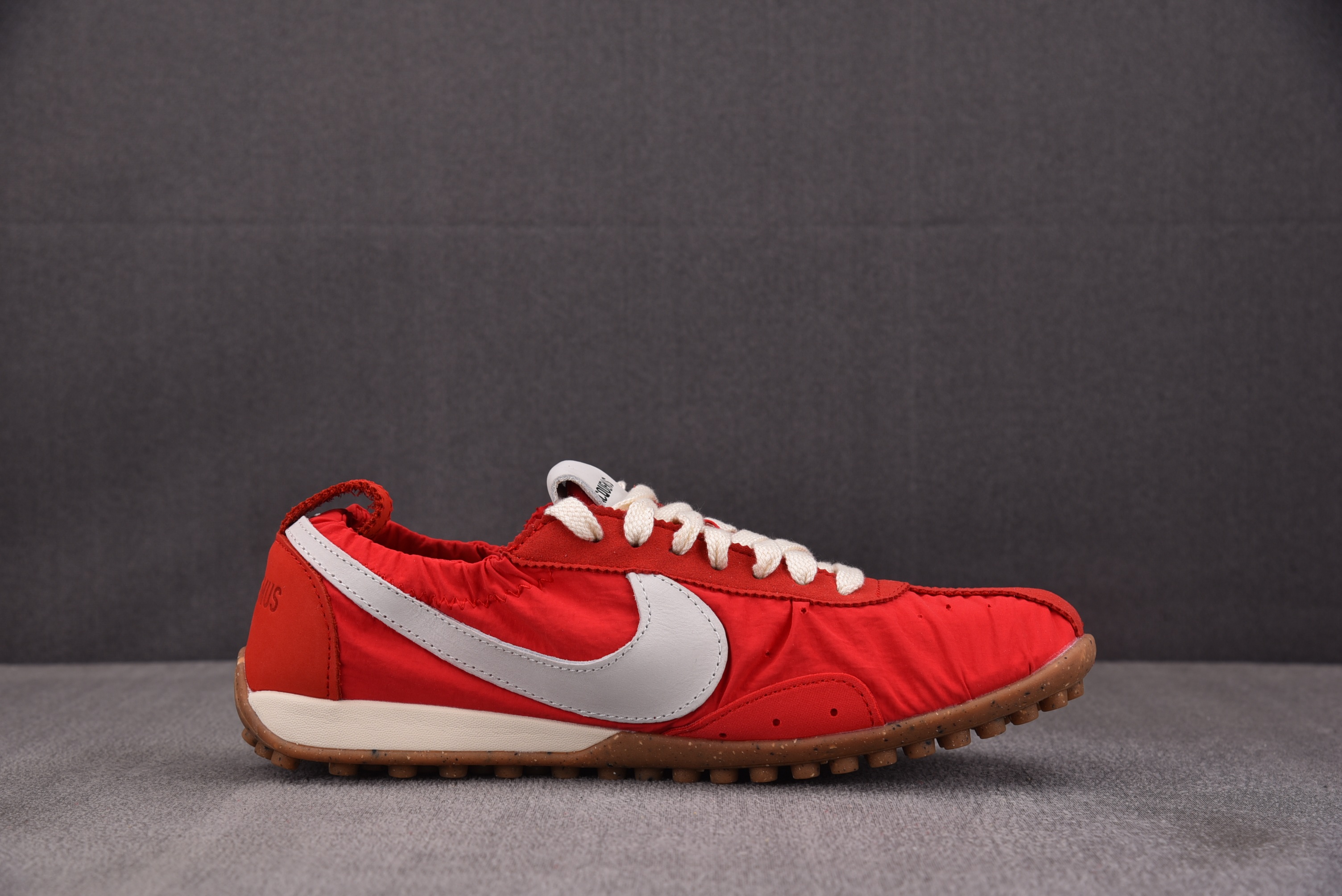 WMNS NK x Jacquemus Moon SP University Red 红色 HV8547