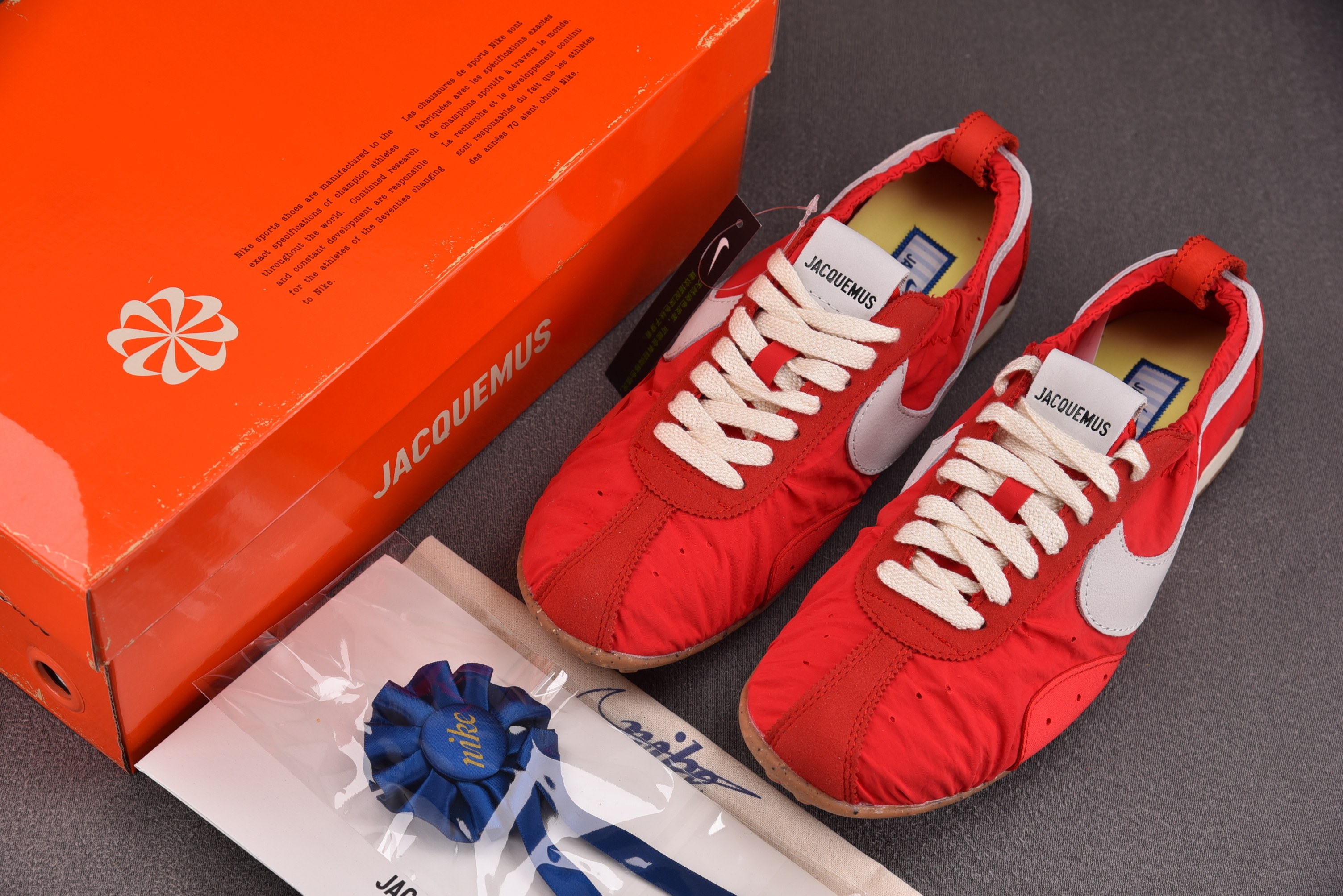 WMNS NK x Jacquemus Moon SP University Red 红色 HV8547