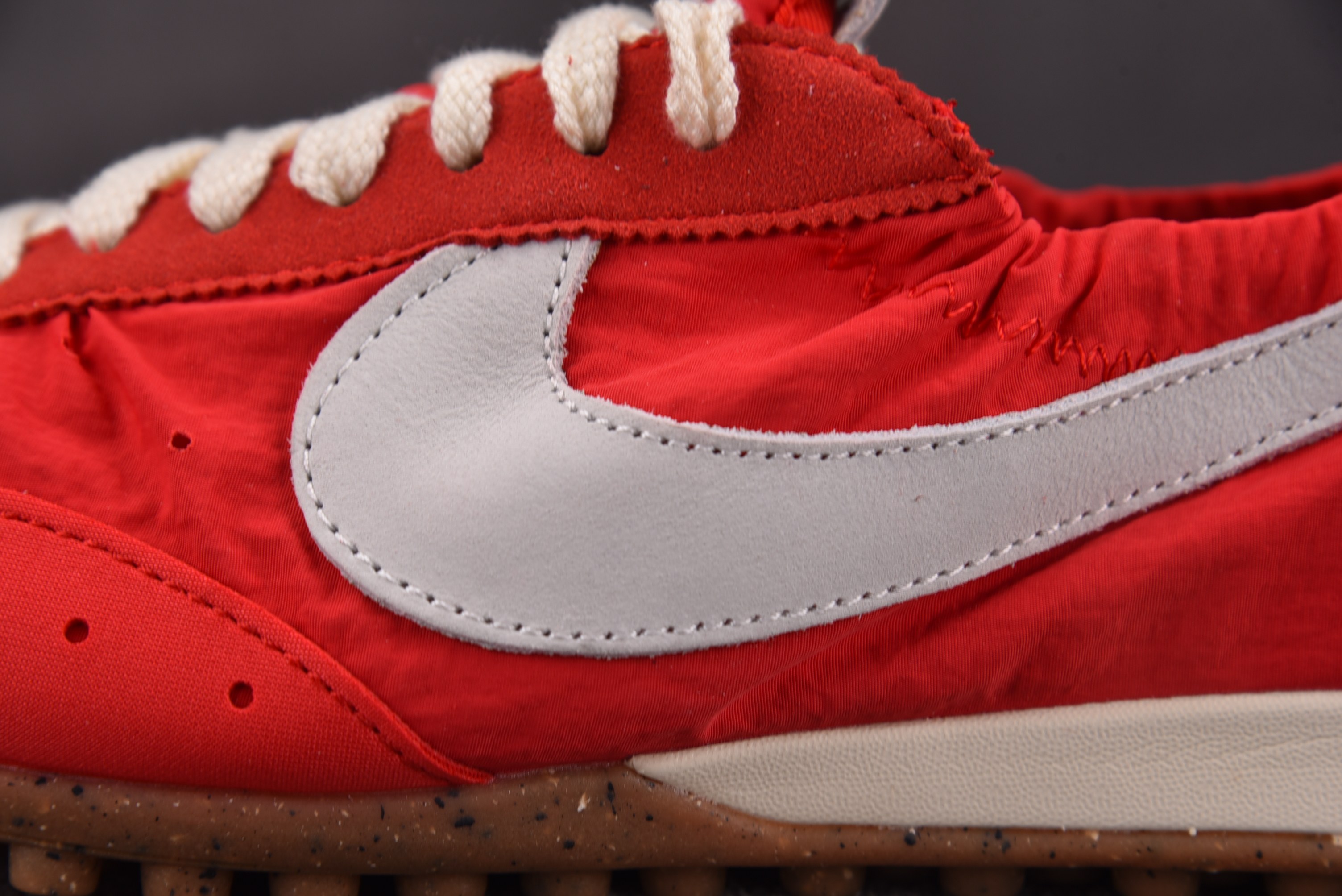 WMNS NK x Jacquemus Moon SP University Red 红色 HV8547