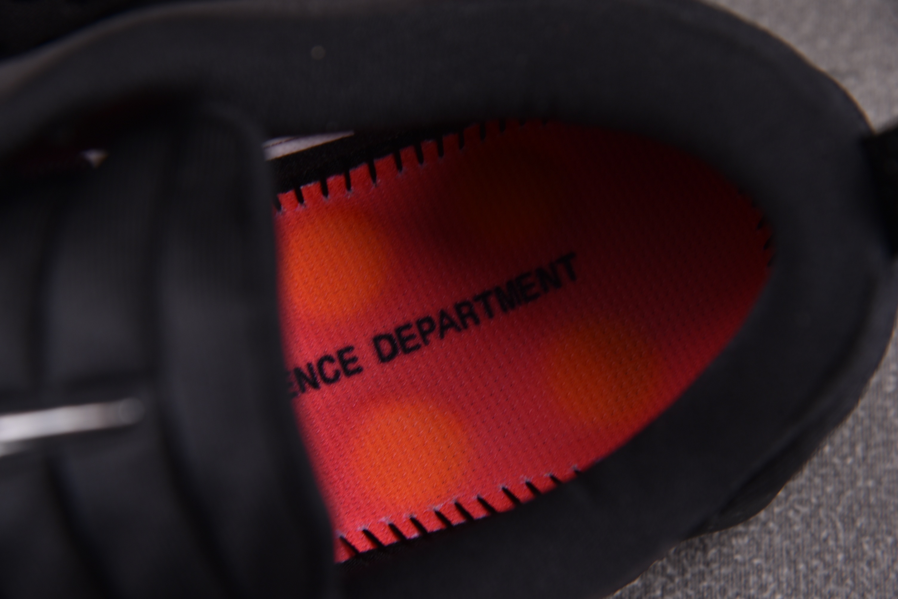 NK Mind 002 Black Hyper Crimson 黑色 HQ4308-001 #YZ001