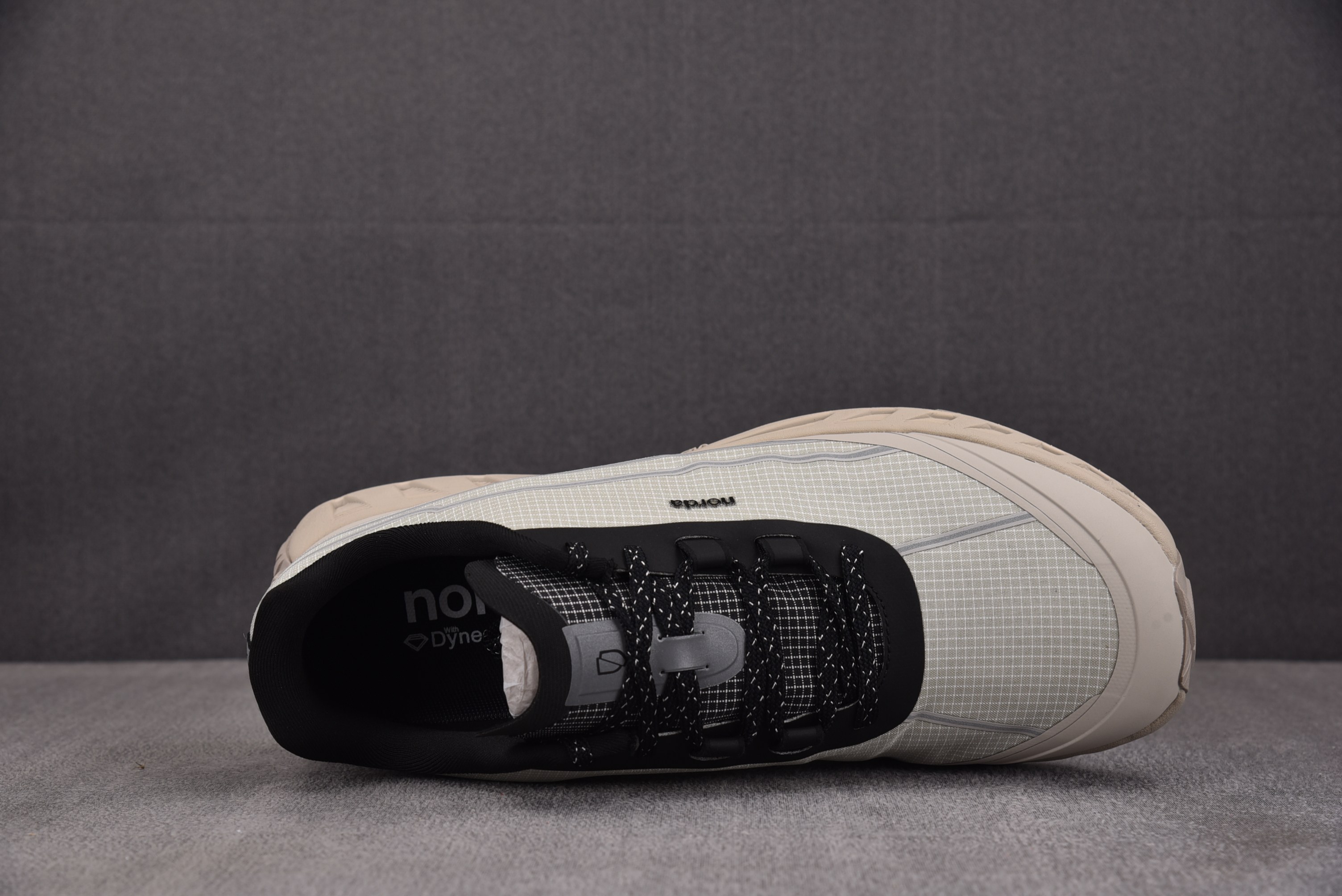 Norda 002 灰色 #YZ00436-45