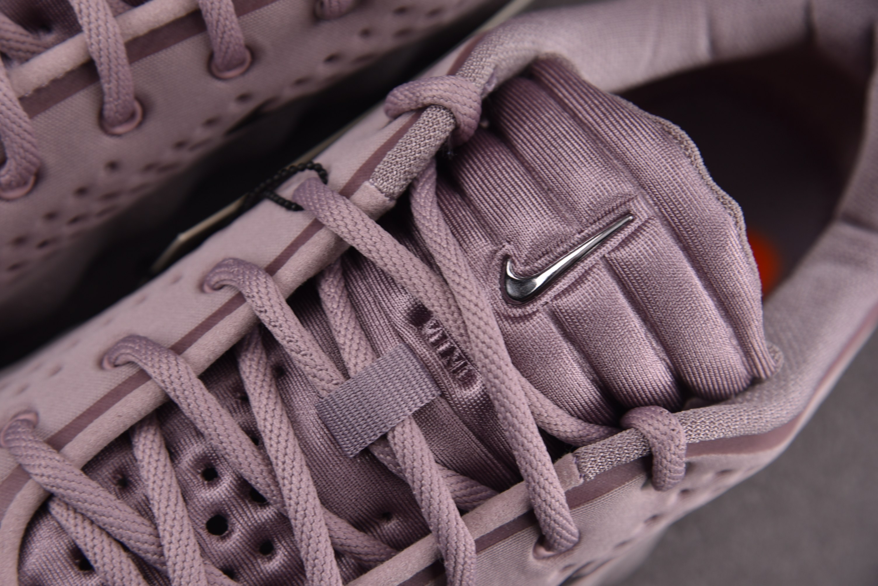 WMNS NK Mind 002 Light Violet Ore Purple Smoke 灰紫 HQ