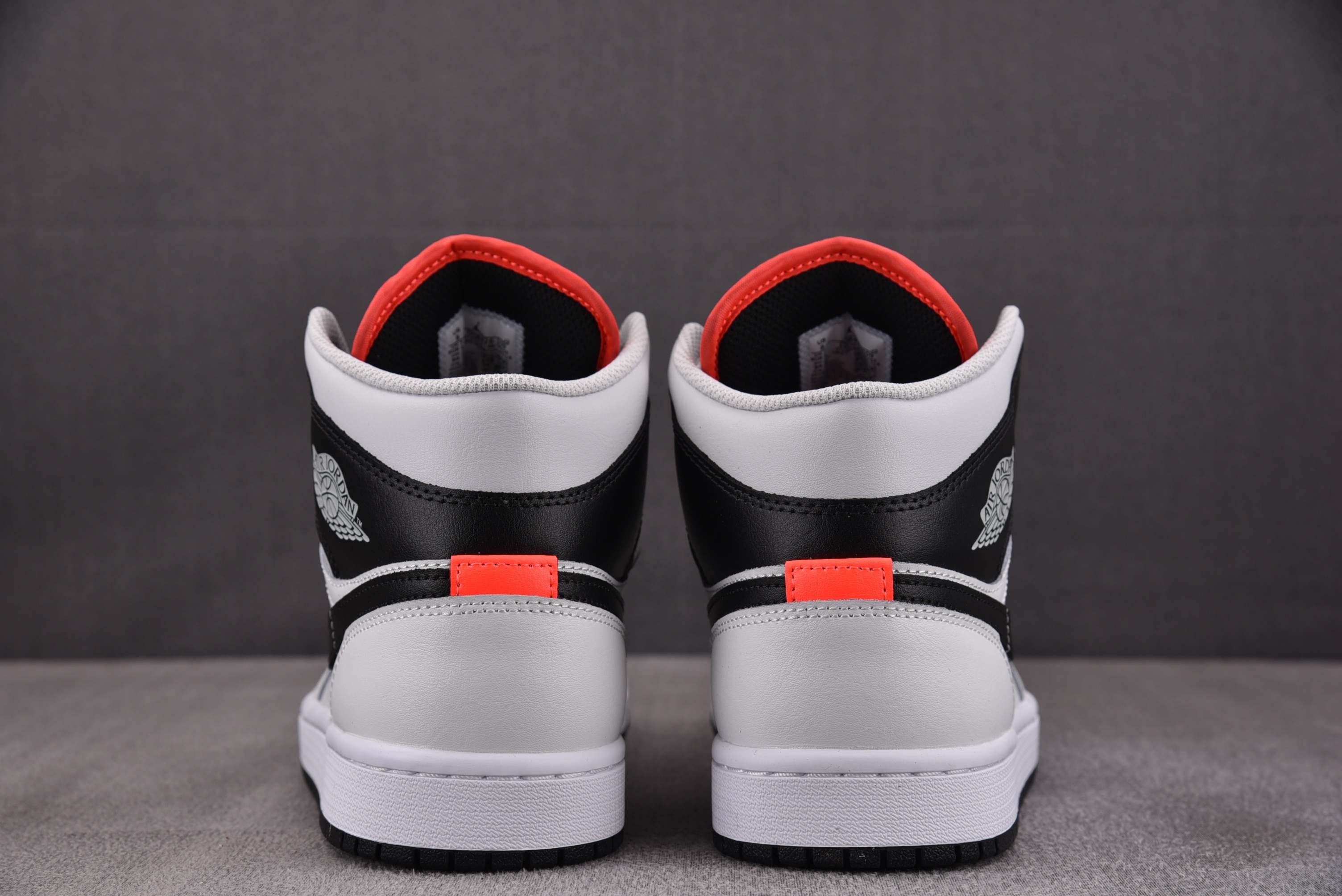 Air Jordan 1 Mid 'Summit White Infrared 23' 白黑 DQ842