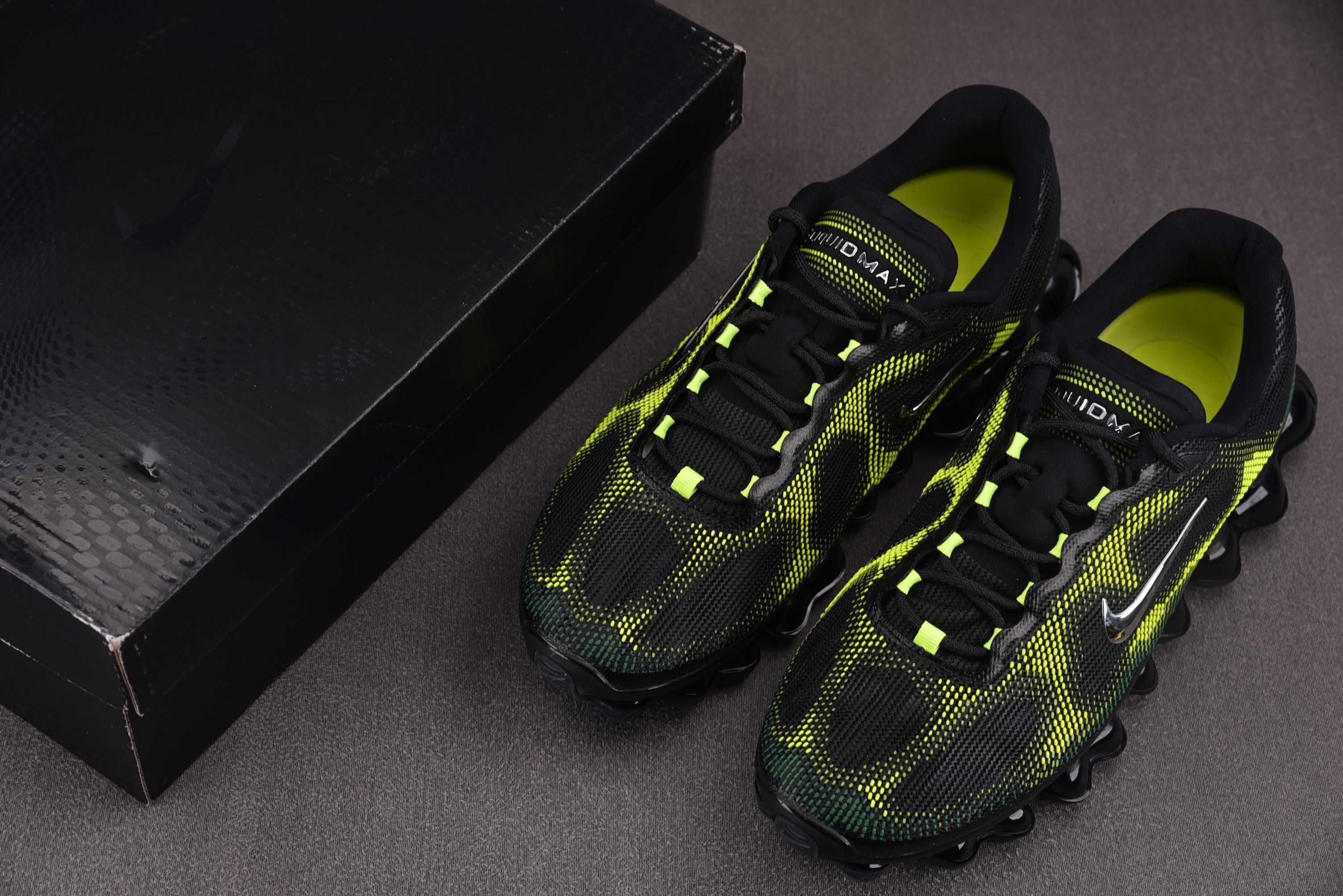 NK Air Liquid Max Radiant Green Apple Green 黑绿 IQ763