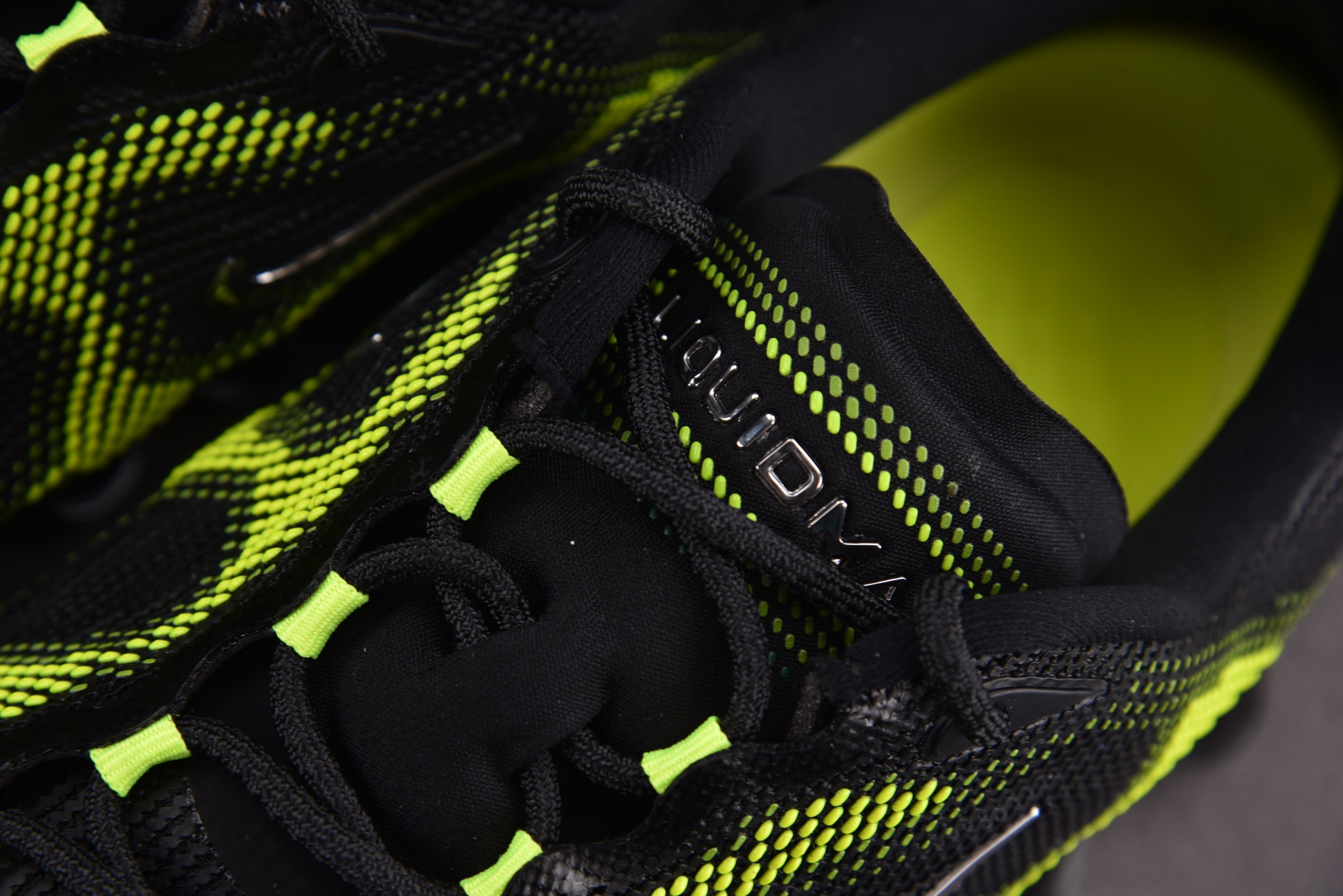 NK Air Liquid Max Radiant Green Apple Green 黑绿 IQ763