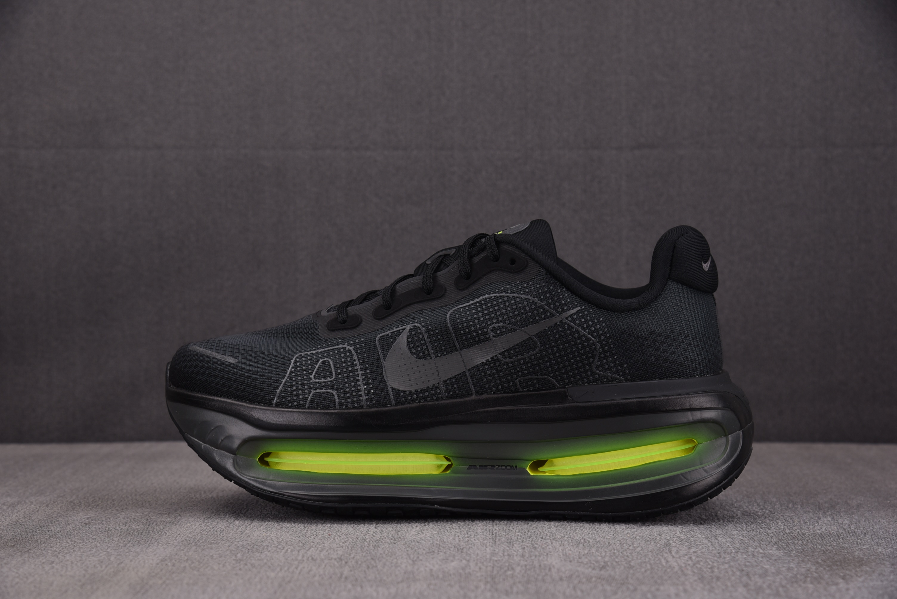 NK Air Zoom Vomero Premium Black Volt 黑色 HQ2050-001 