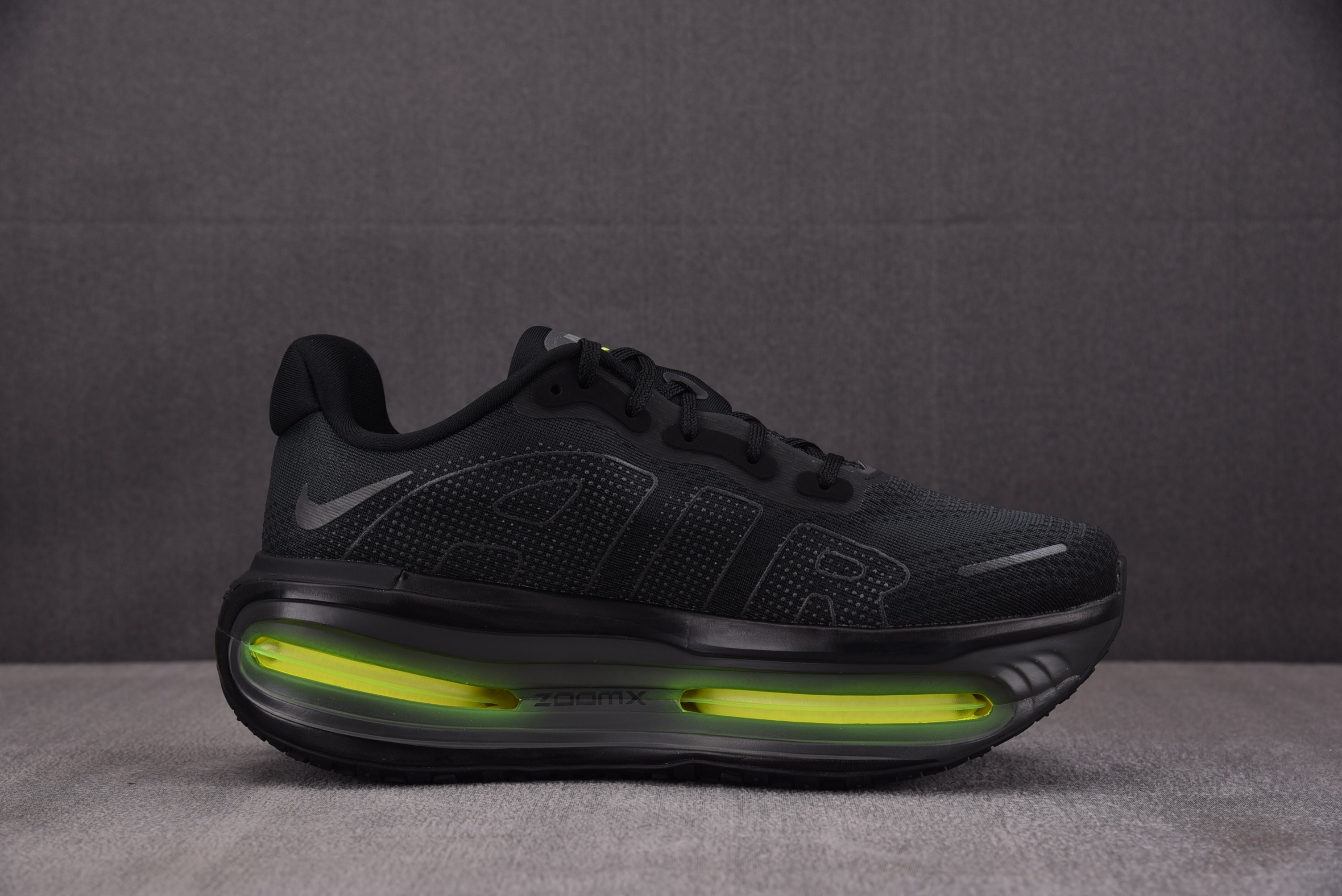 NK Air Zoom Vomero Premium Black Volt 黑色 HQ2050-001 