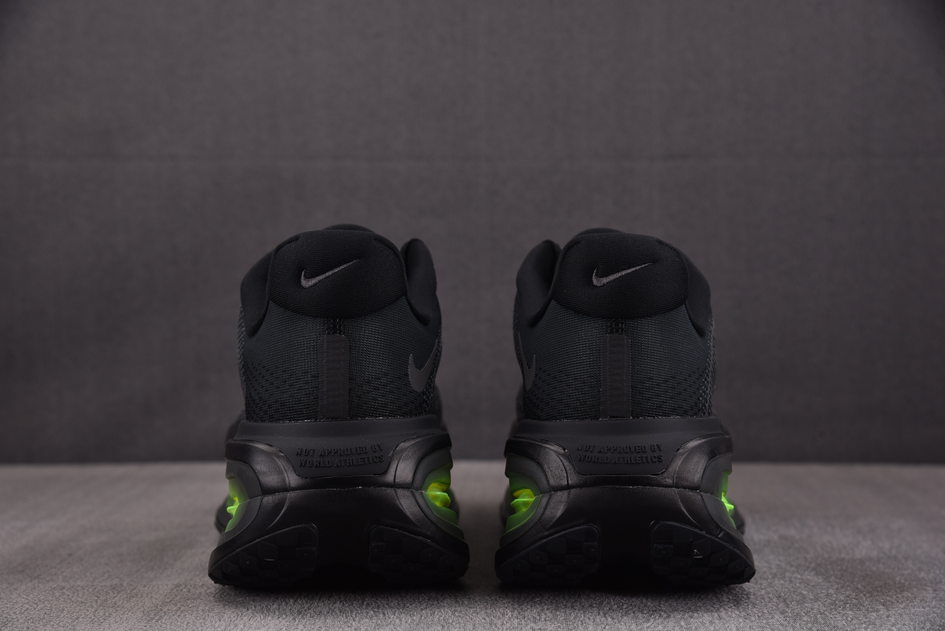 NK Air Zoom Vomero Premium Black Volt 黑色 HQ2050-001 