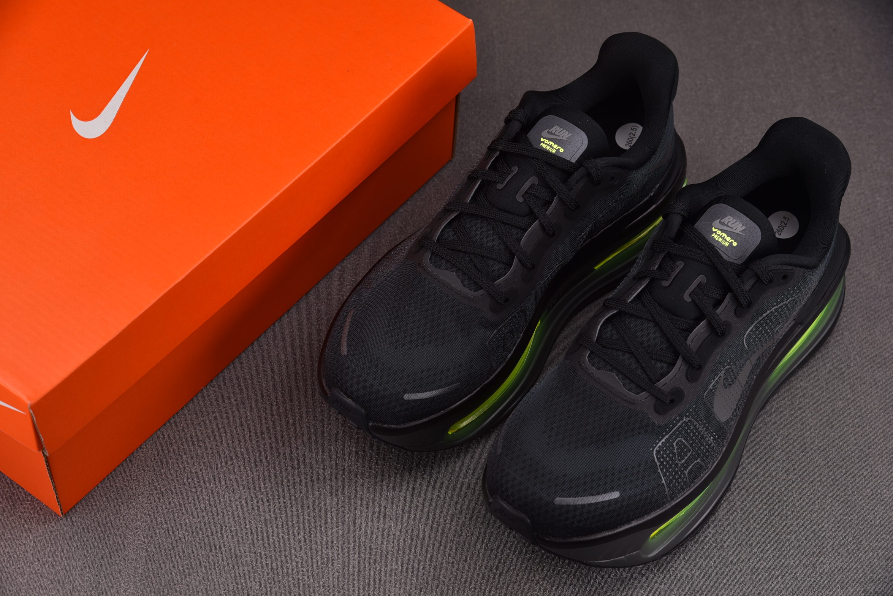 NK Air Zoom Vomero Premium Black Volt 黑色 HQ2050-001 