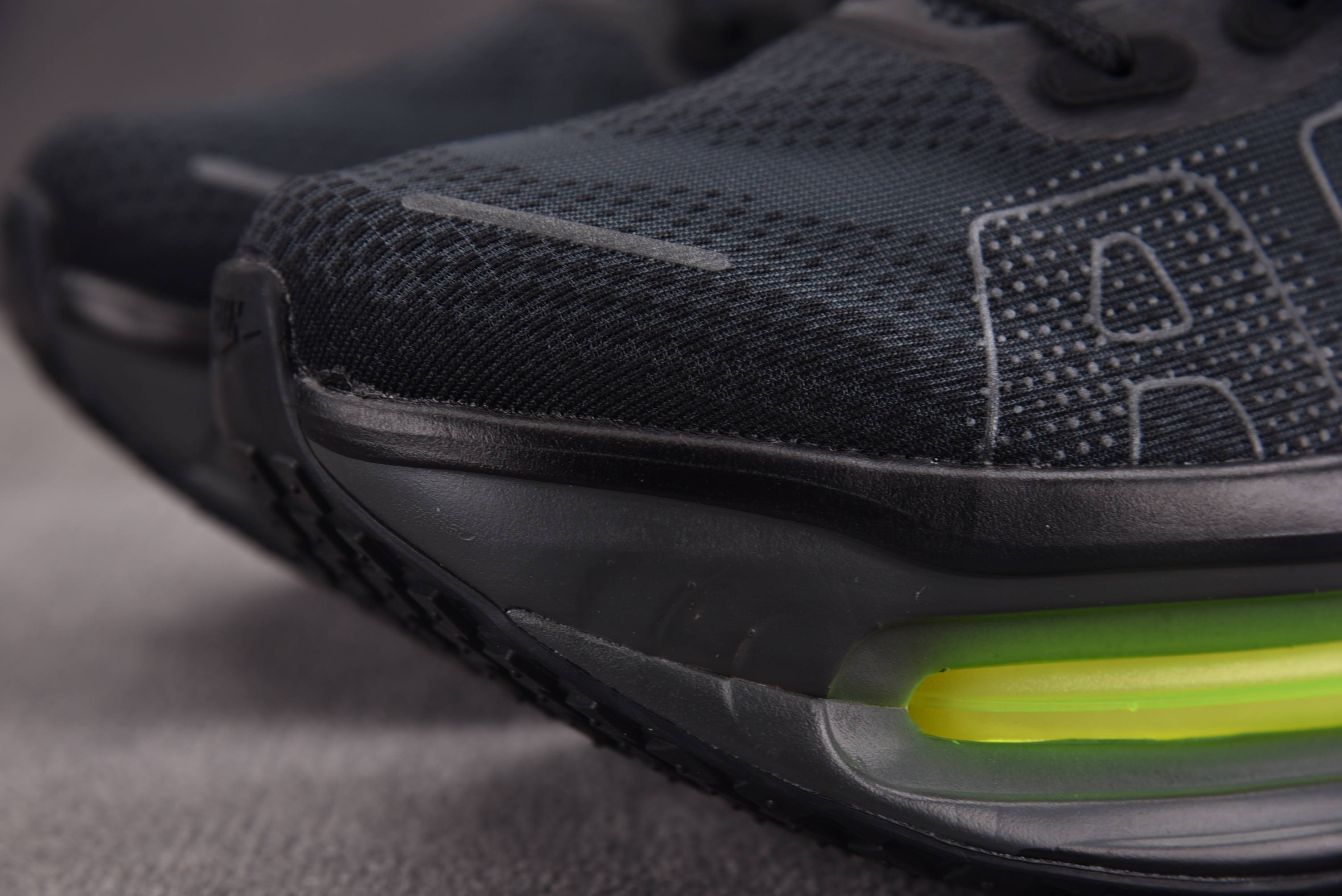 NK Air Zoom Vomero Premium Black Volt 黑色 HQ2050-001 