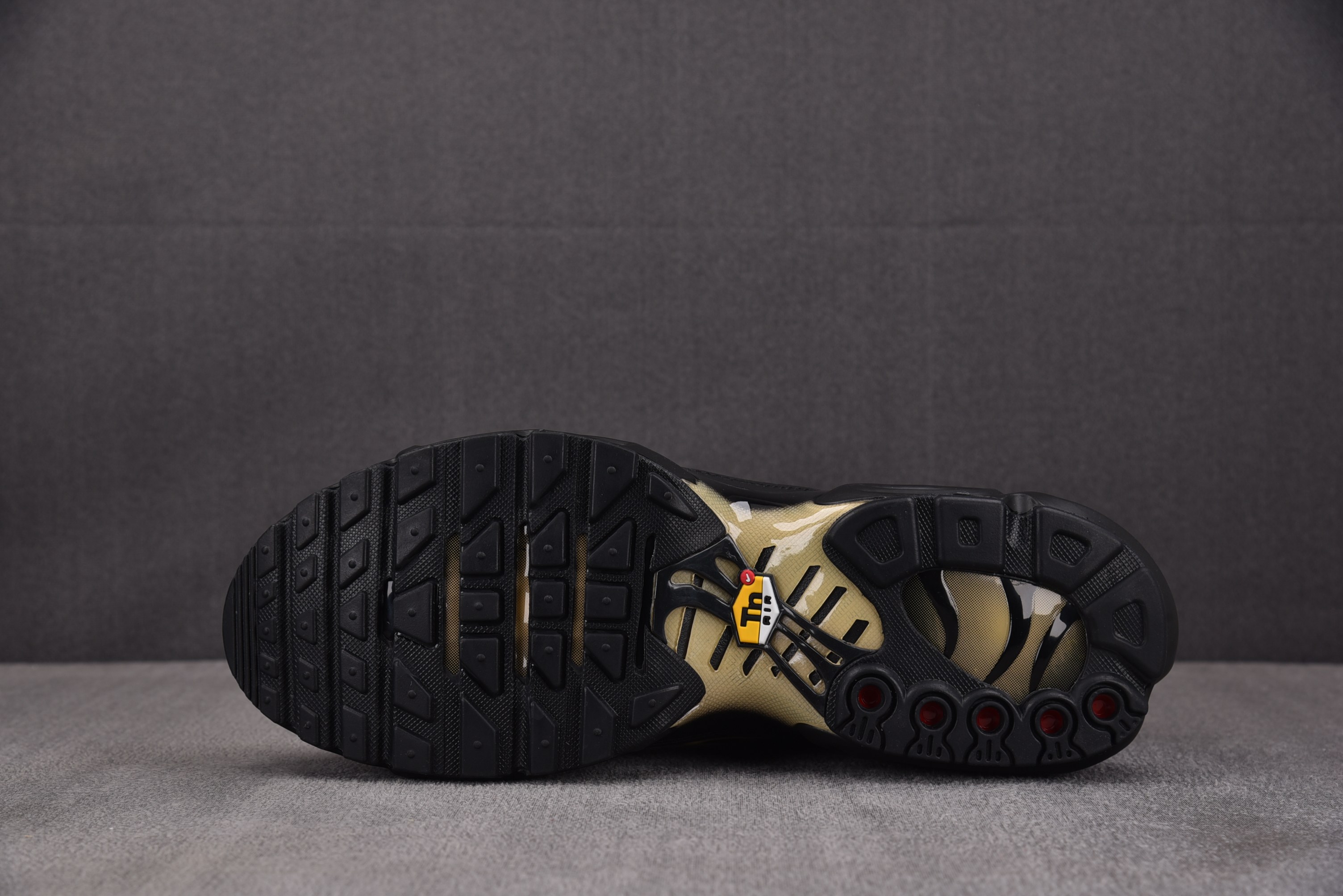 NK Air Max Plus Black Honey 黑蜂巢 IQ0287-010#YZ039-339