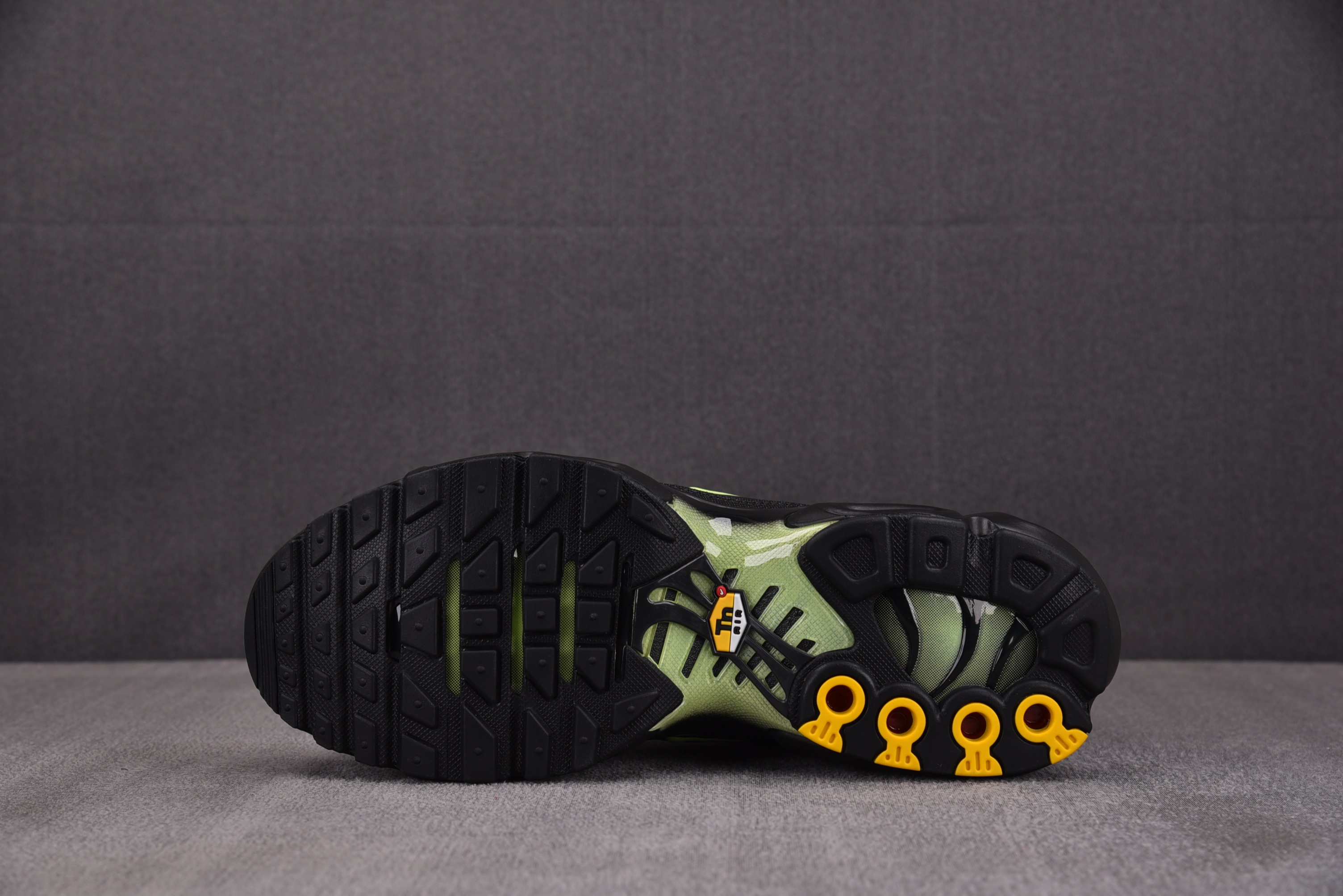 NK Air Max Plus Black Volt Ice 黑绿 DM0032-036#YZ039-3