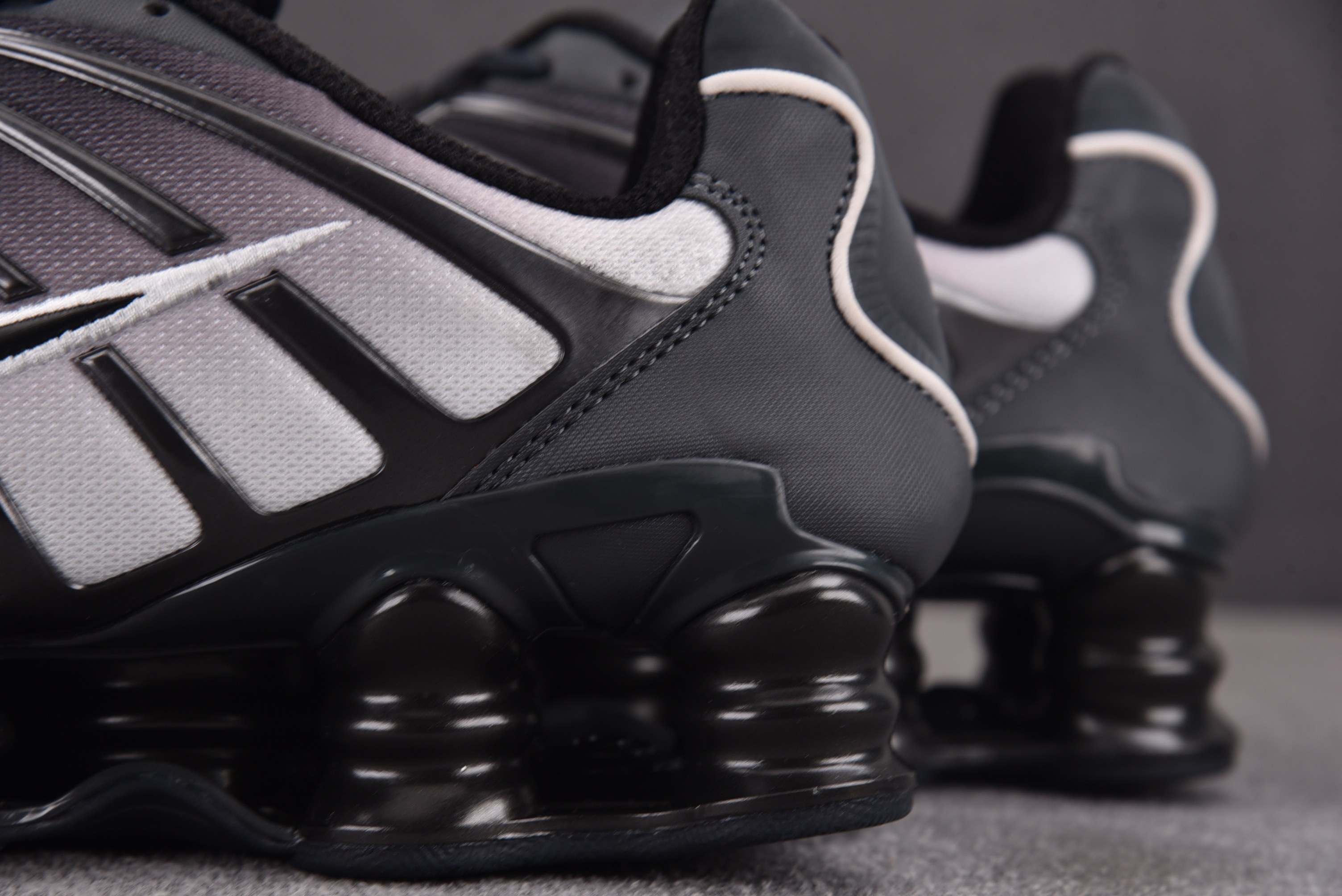WMNS NK Shox TL Fade Off Noir White 黑白渐变 IH1336-002#