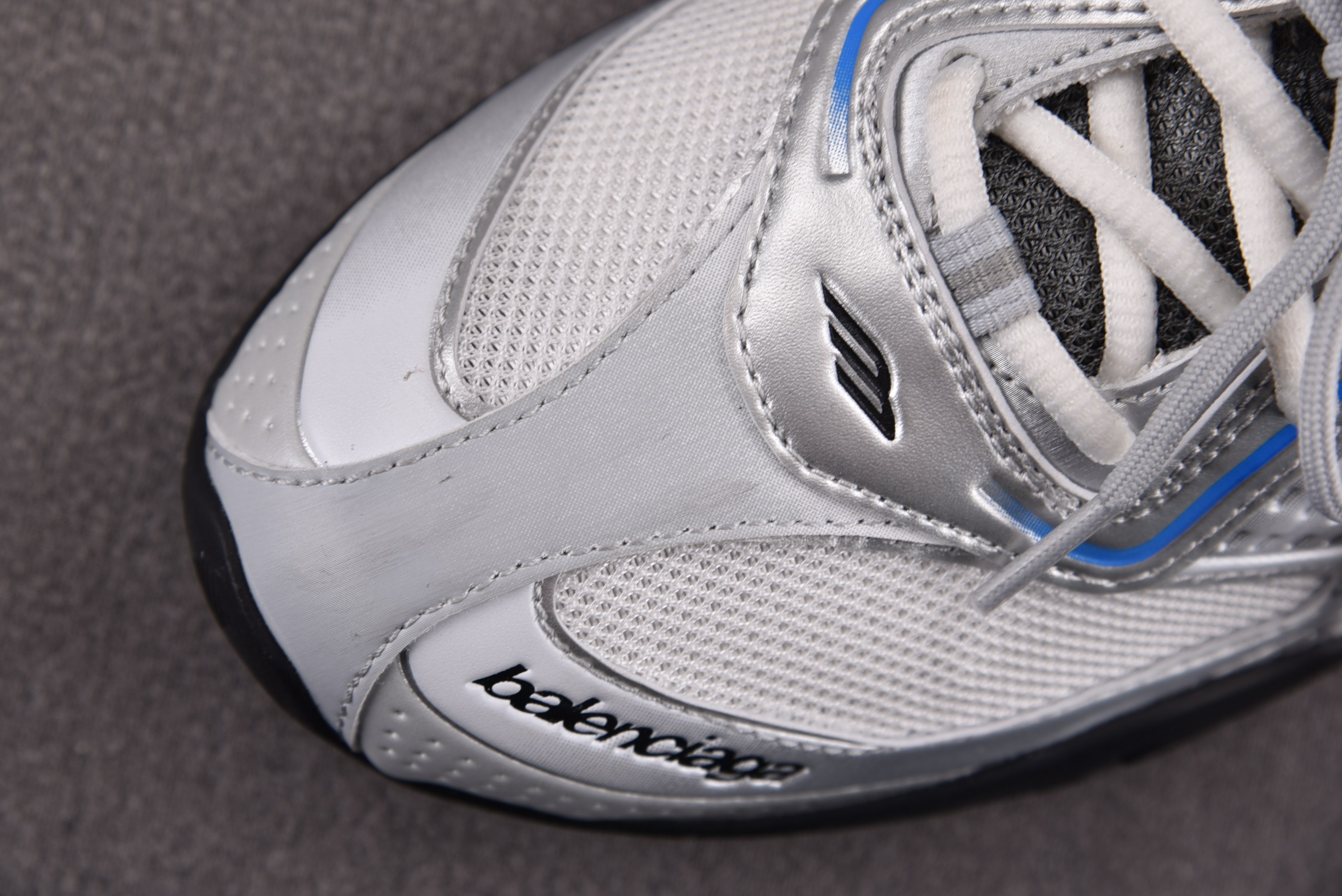 Balenciaga Radar Gradient Lines 银灰 #YZ009-0335-45