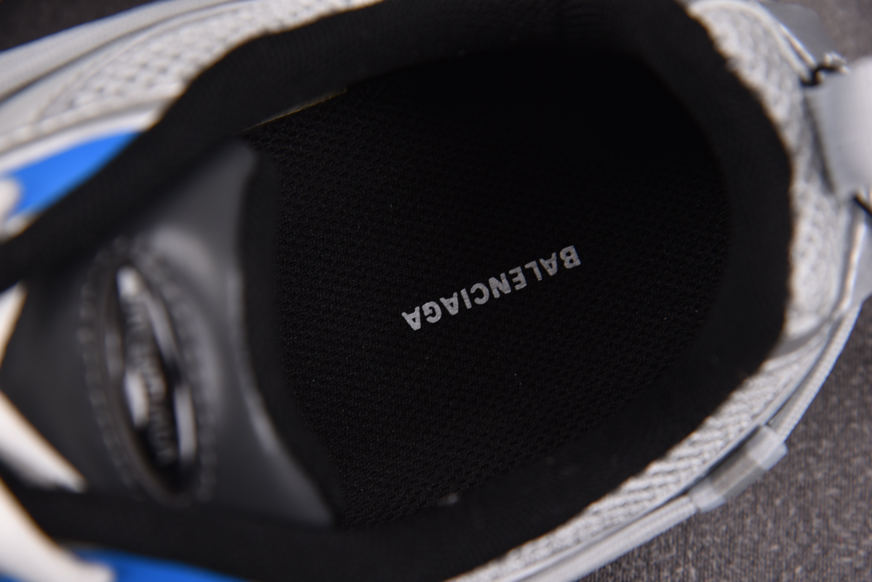 Balenciaga Radar Gradient Lines 银灰 #YZ009-0335-45