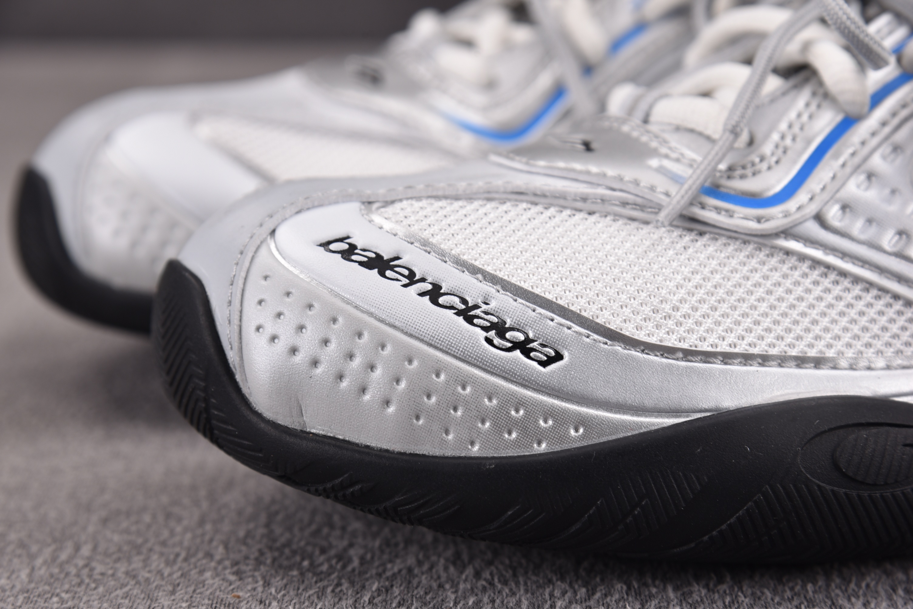 Balenciaga Radar Gradient Lines 银灰 #YZ009-0335-45