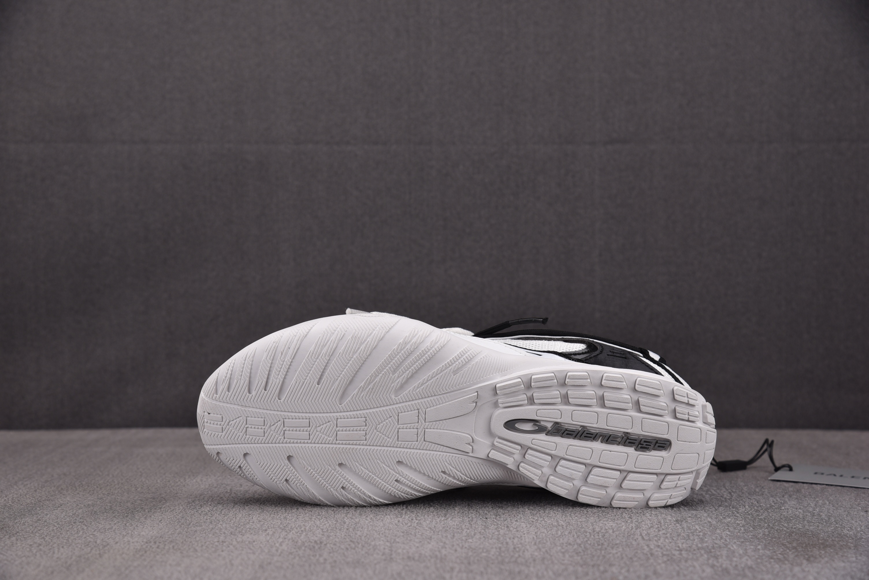 Balenciaga Radar 白黑 #YZ009-0335-45