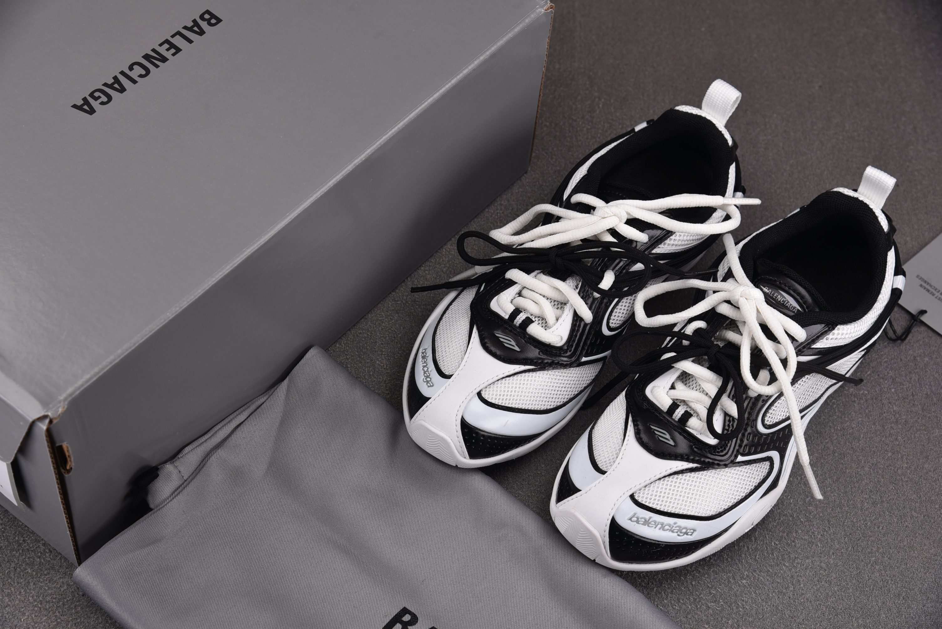Balenciaga Radar 白黑 #YZ009-0335-45