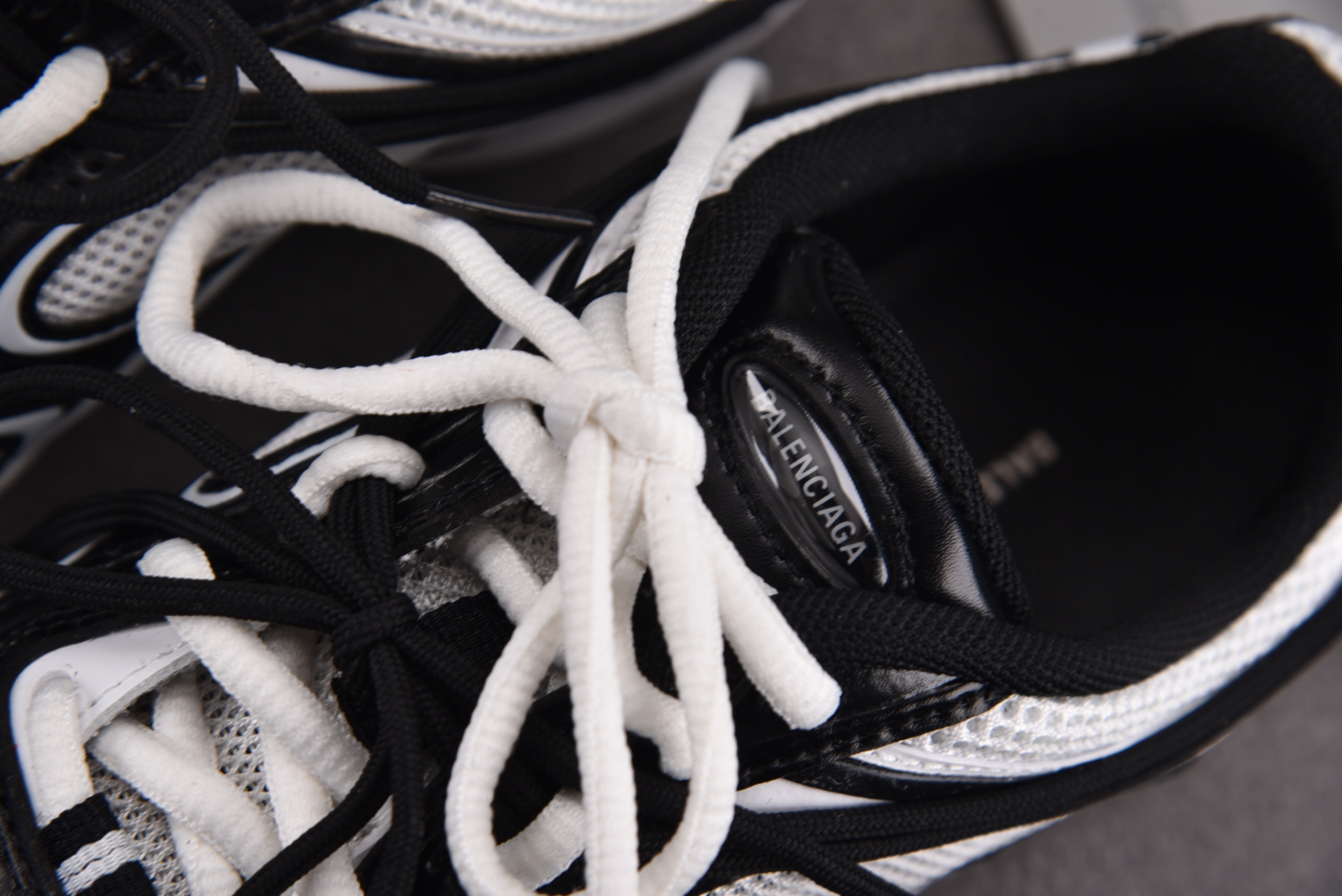 Balenciaga Radar 白黑 #YZ009-0335-45