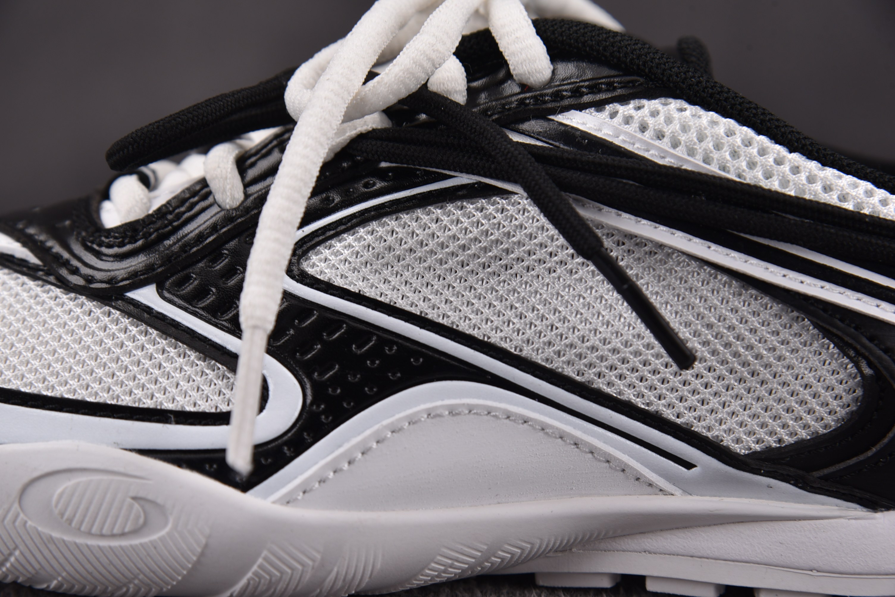 Balenciaga Radar 白黑 #YZ009-0335-45