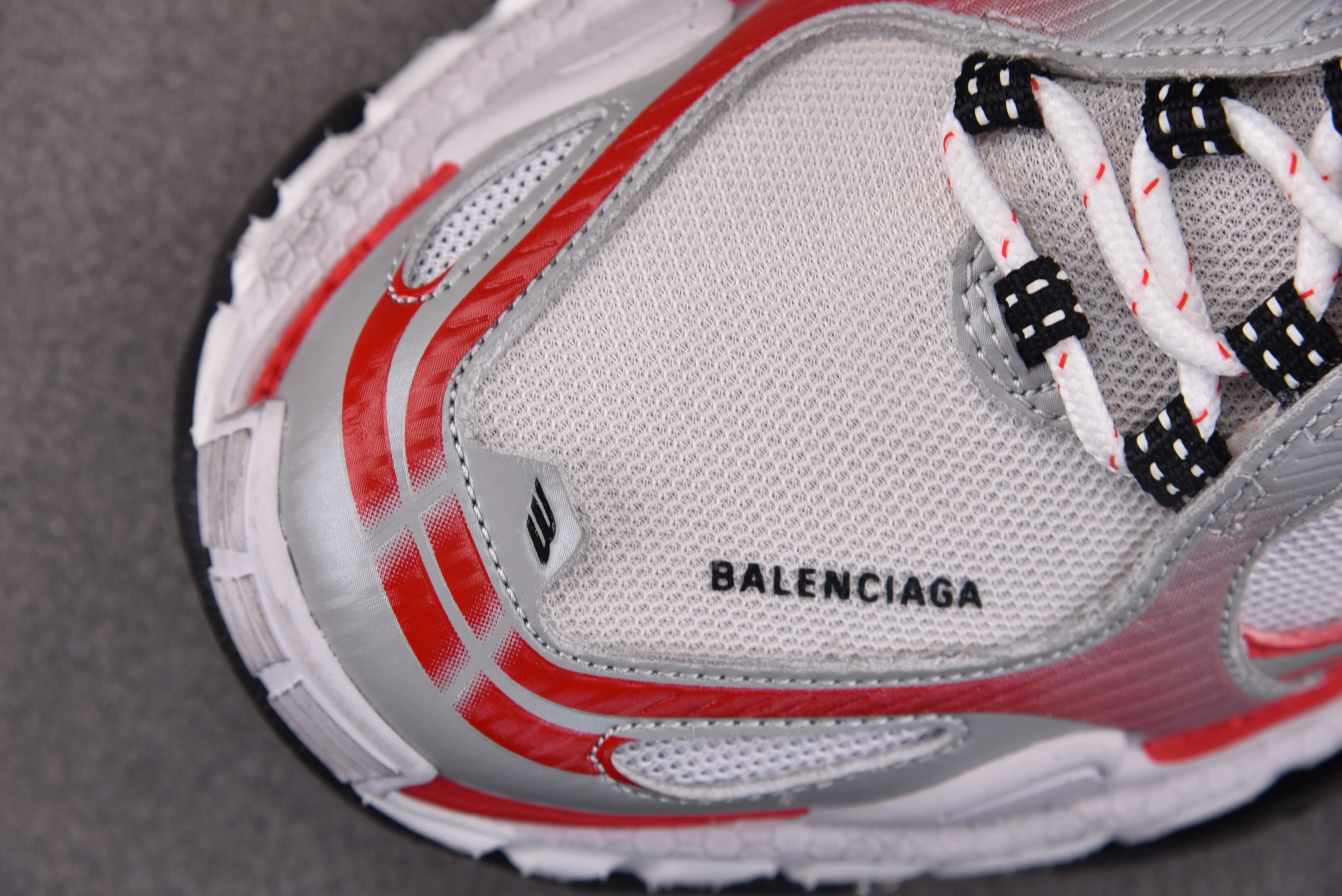 Balenciaga Triple S 2 灰红 #YZ009-0335-46