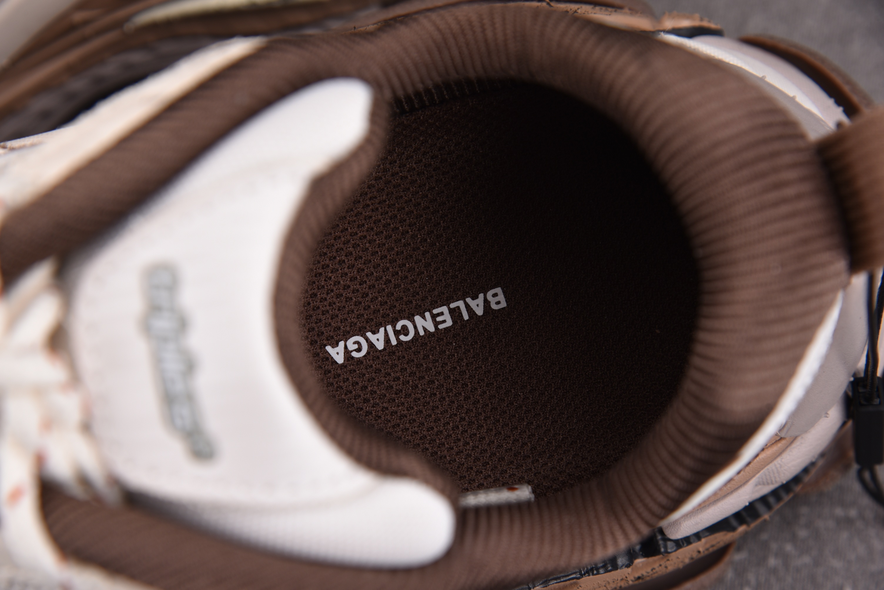 Balenciaga Triple S 2 米棕 #YZ009-0335-46