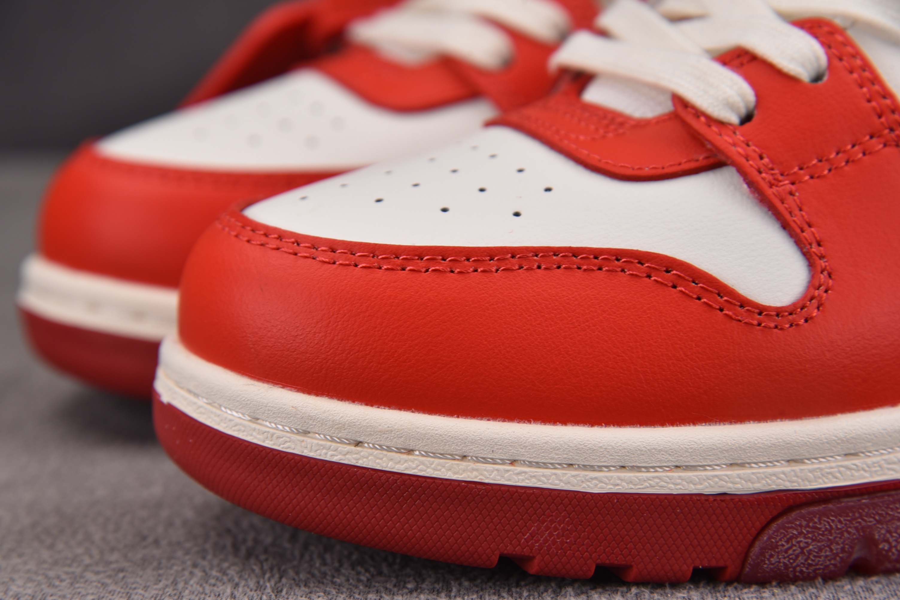 【纯原】OFF-WHITE Out of Office 白红 #YZ00236-47