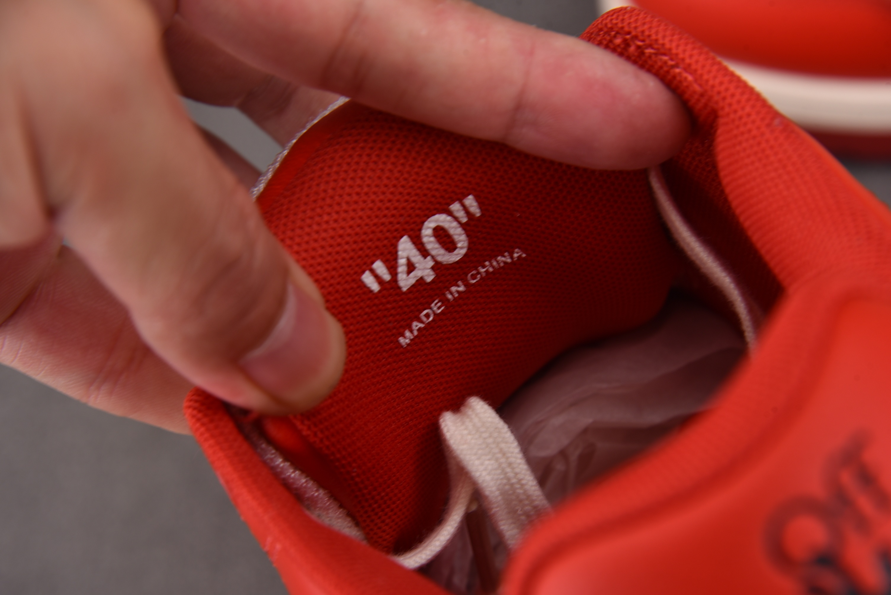 【纯原】OFF-WHITE Out of Office 白红 #YZ00236-47