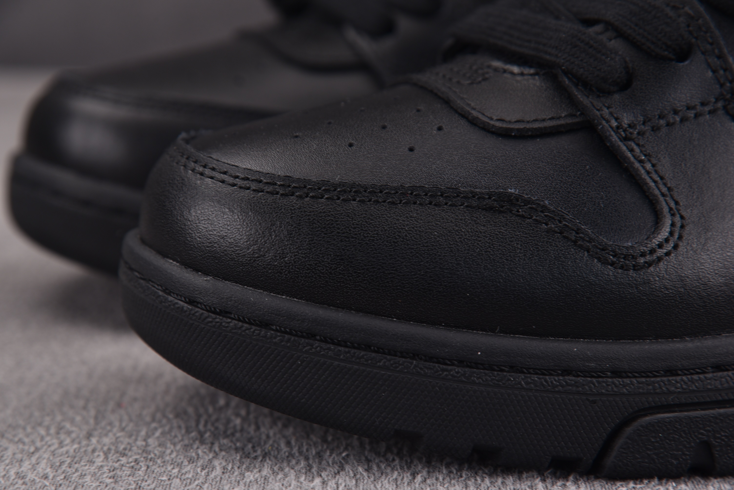 【纯原】OFF-WHITE Out of Office 黑色 #YZ00236-47