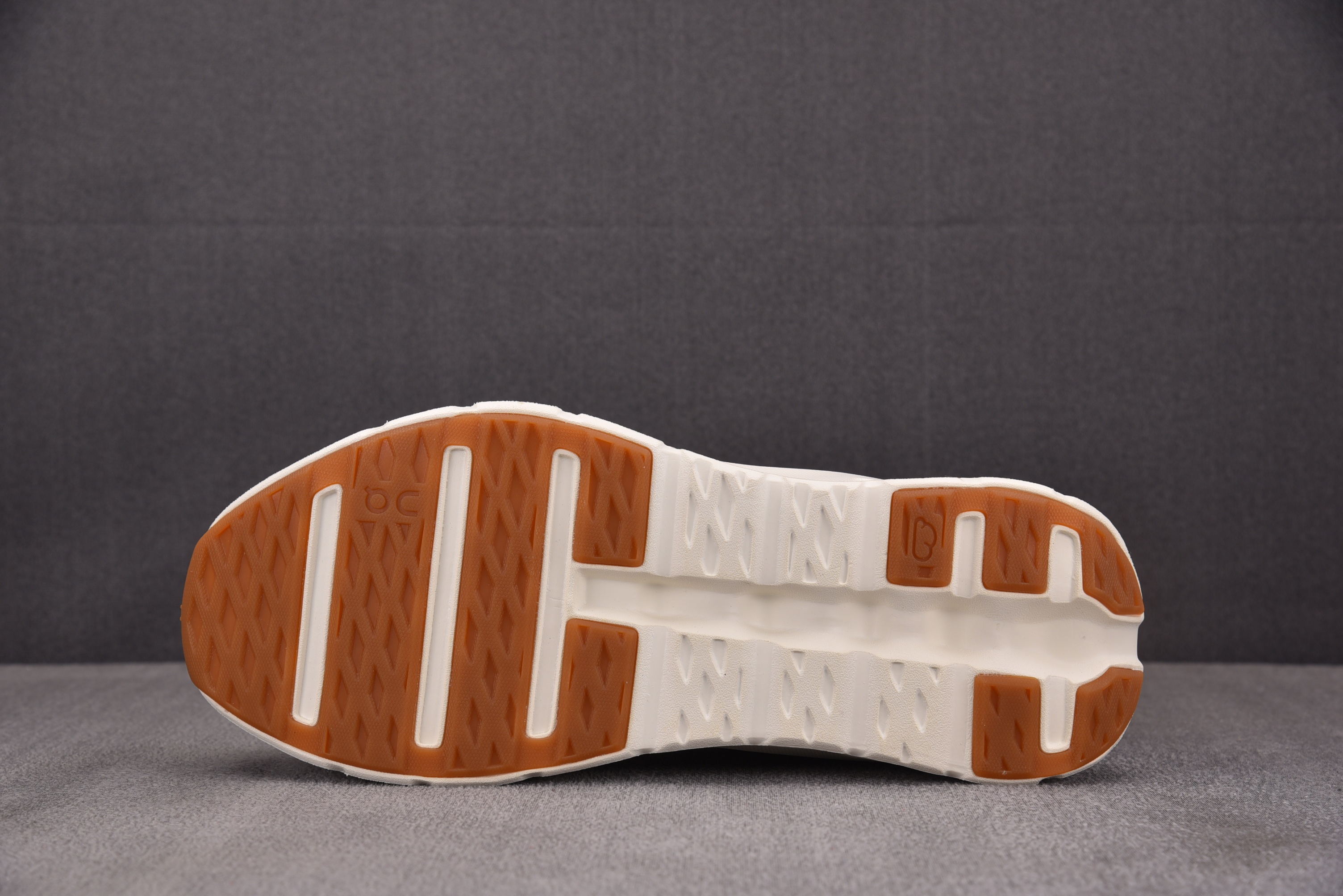 On x LOEWE Cloudtilt 2.0 白蓝 #YZ00436-47