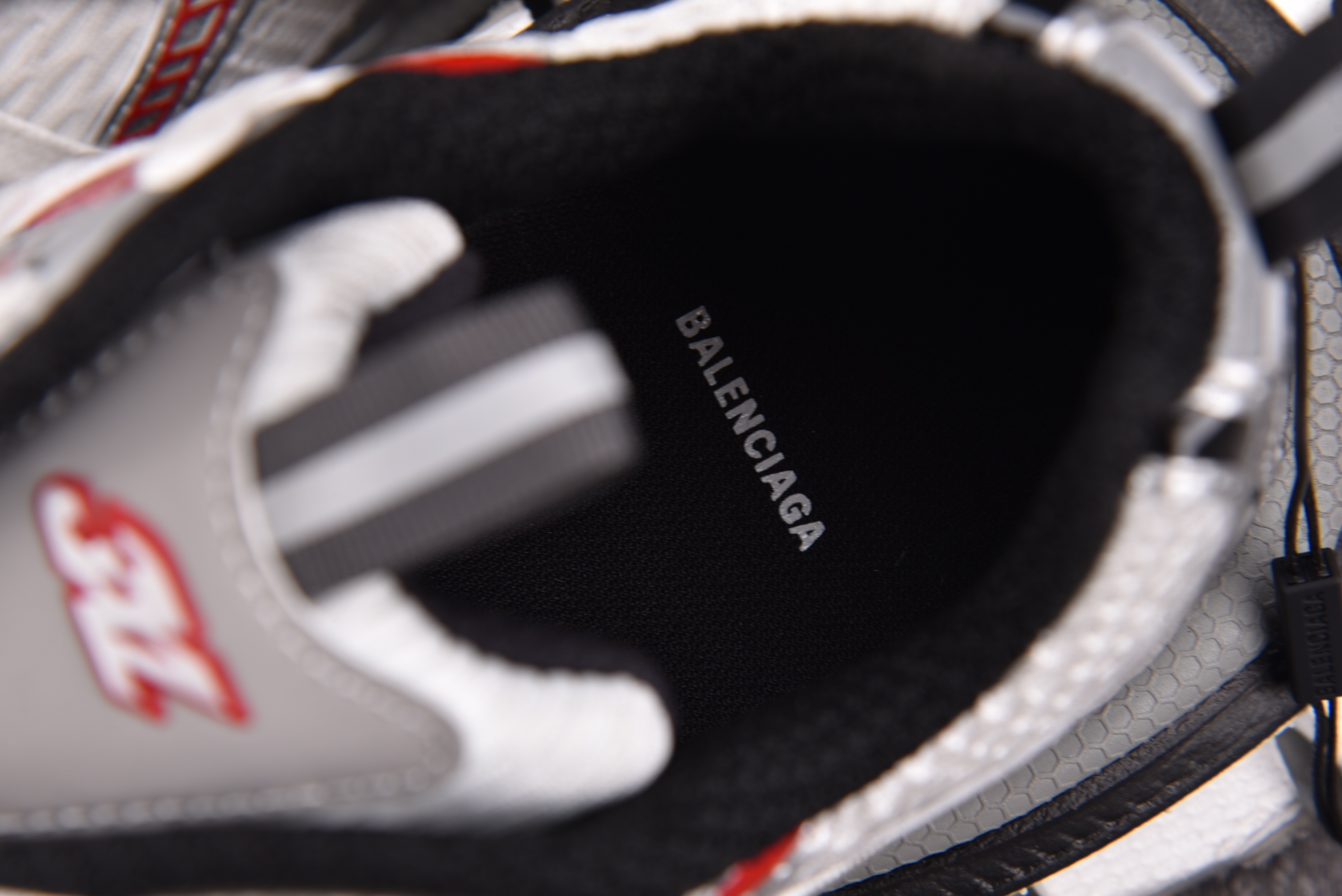 Balenciaga 3XL Extreme Laces B 绑带金属扣 灰红 #YZ009-0335-
