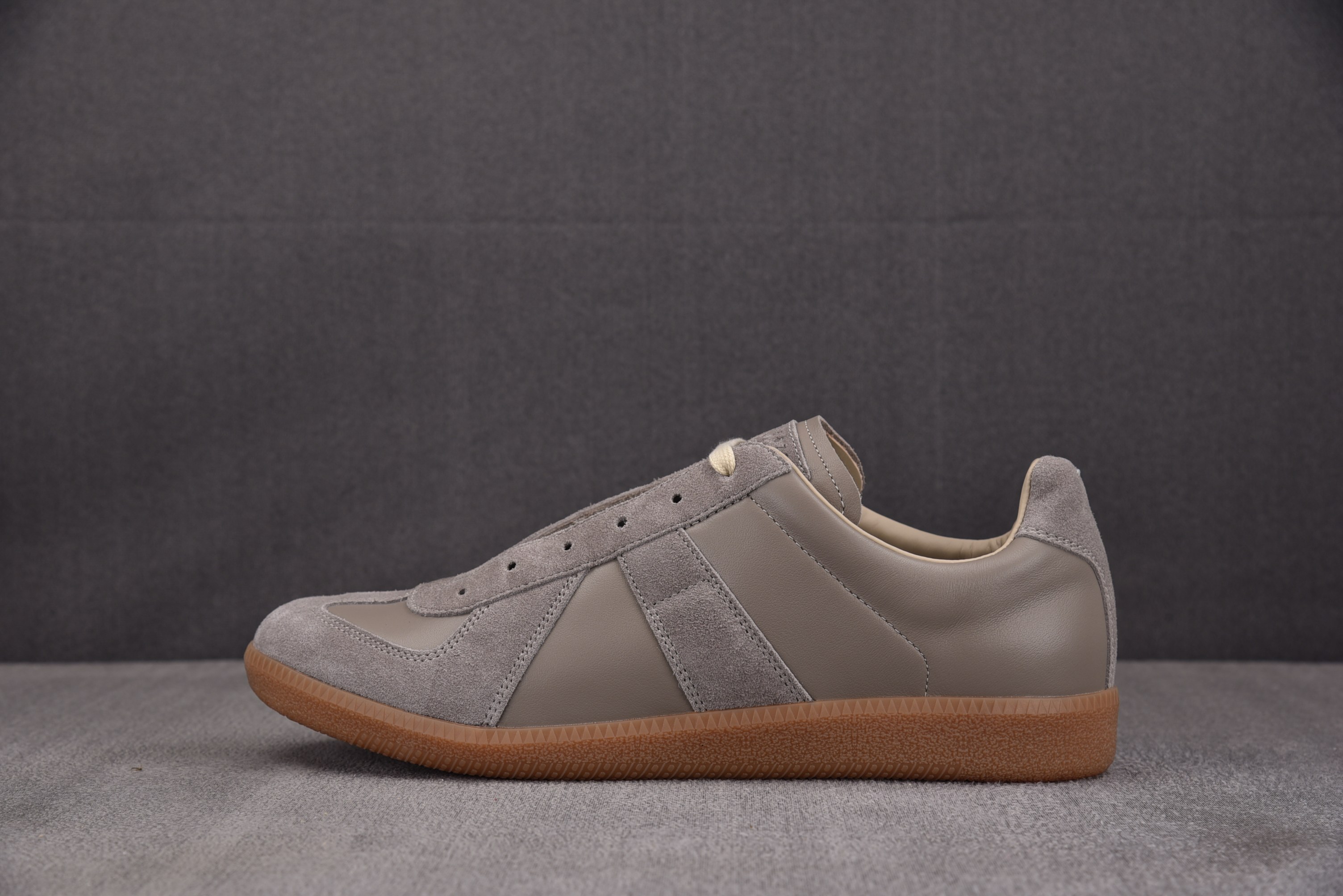 Maison Margiela Replica Painted 梅森·马吉拉 灰棕 #YZ00640-4