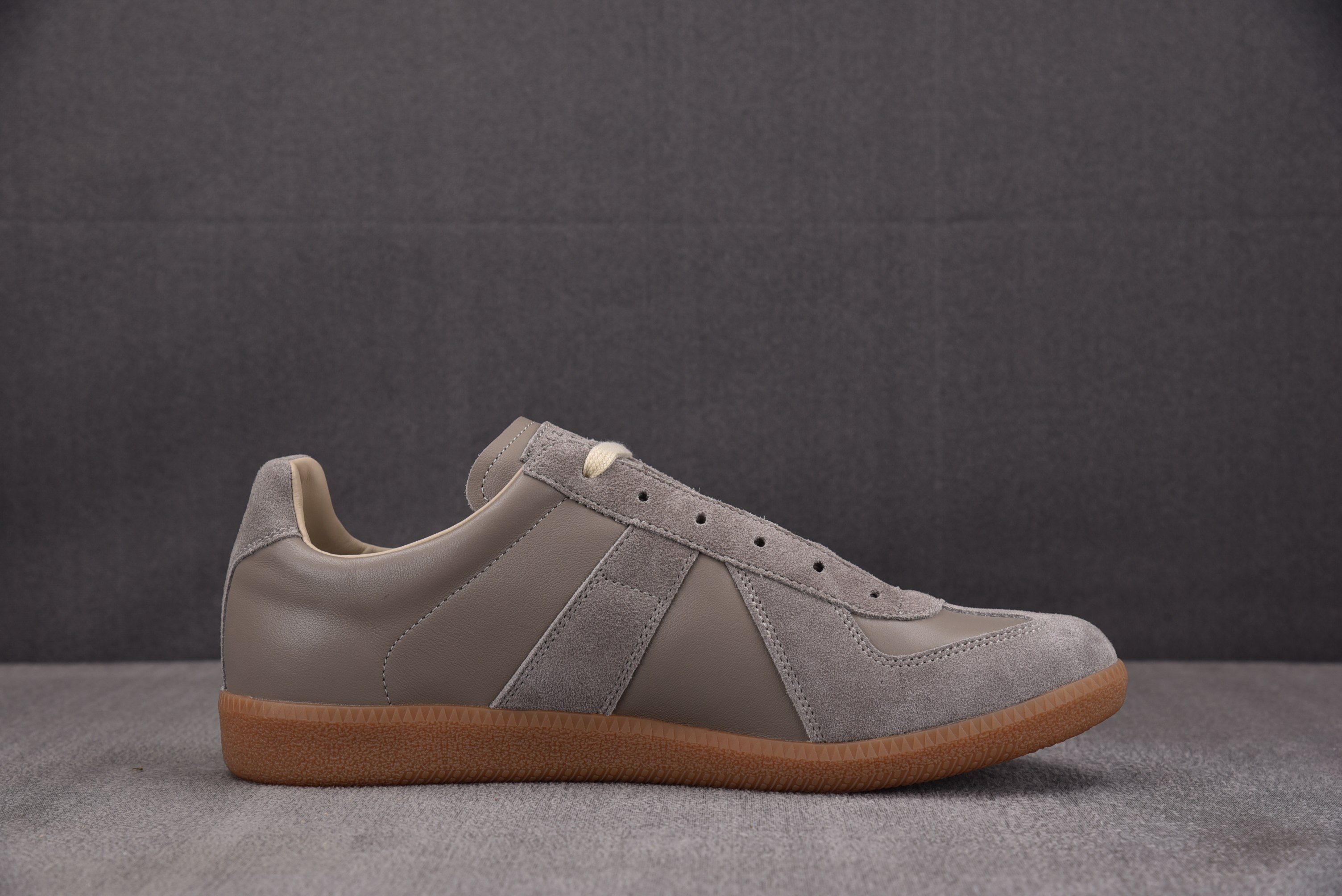 Maison Margiela Replica Painted 梅森·马吉拉 灰棕 #YZ00640-4
