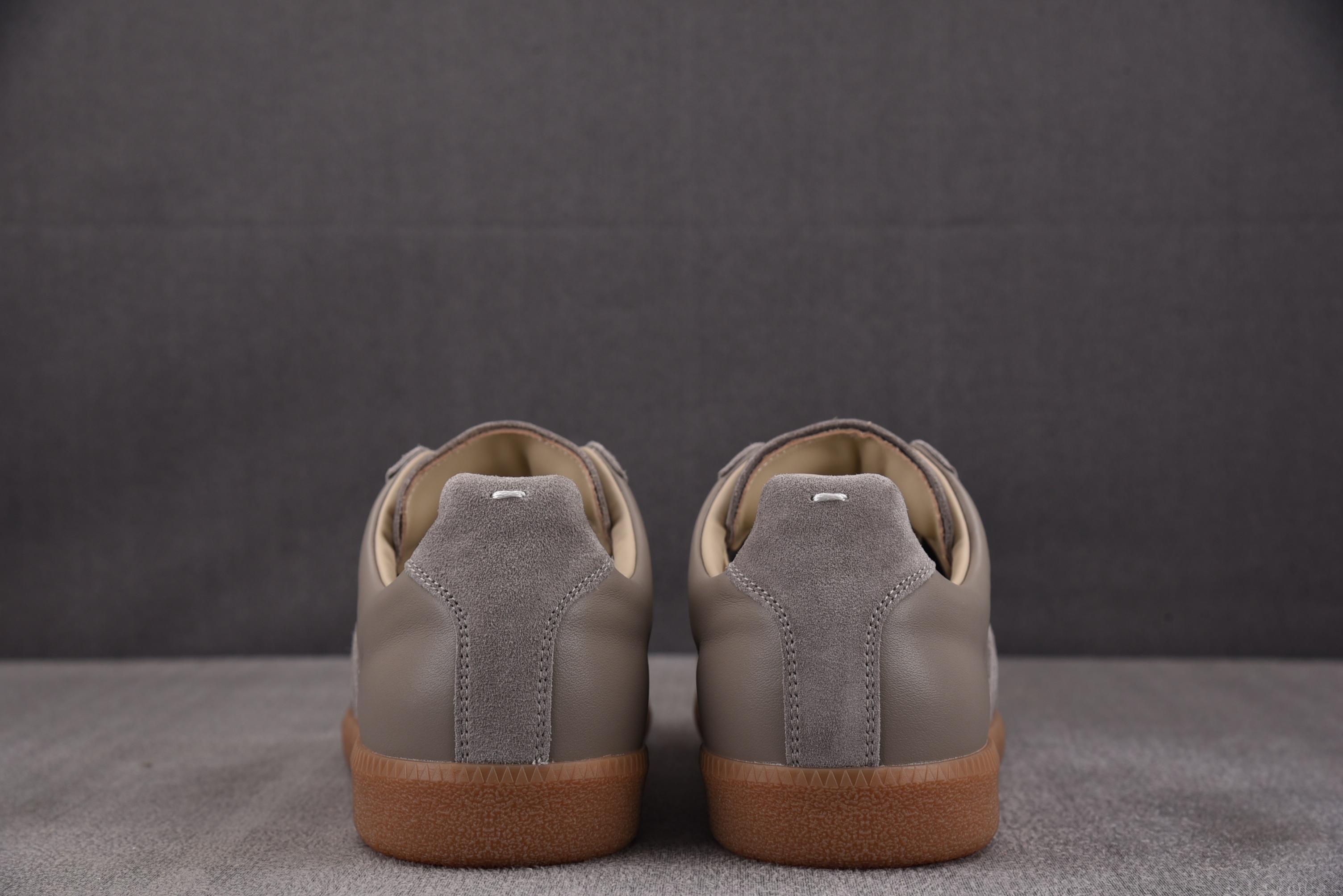 Maison Margiela Replica Painted 梅森·马吉拉 灰棕 #YZ00640-4