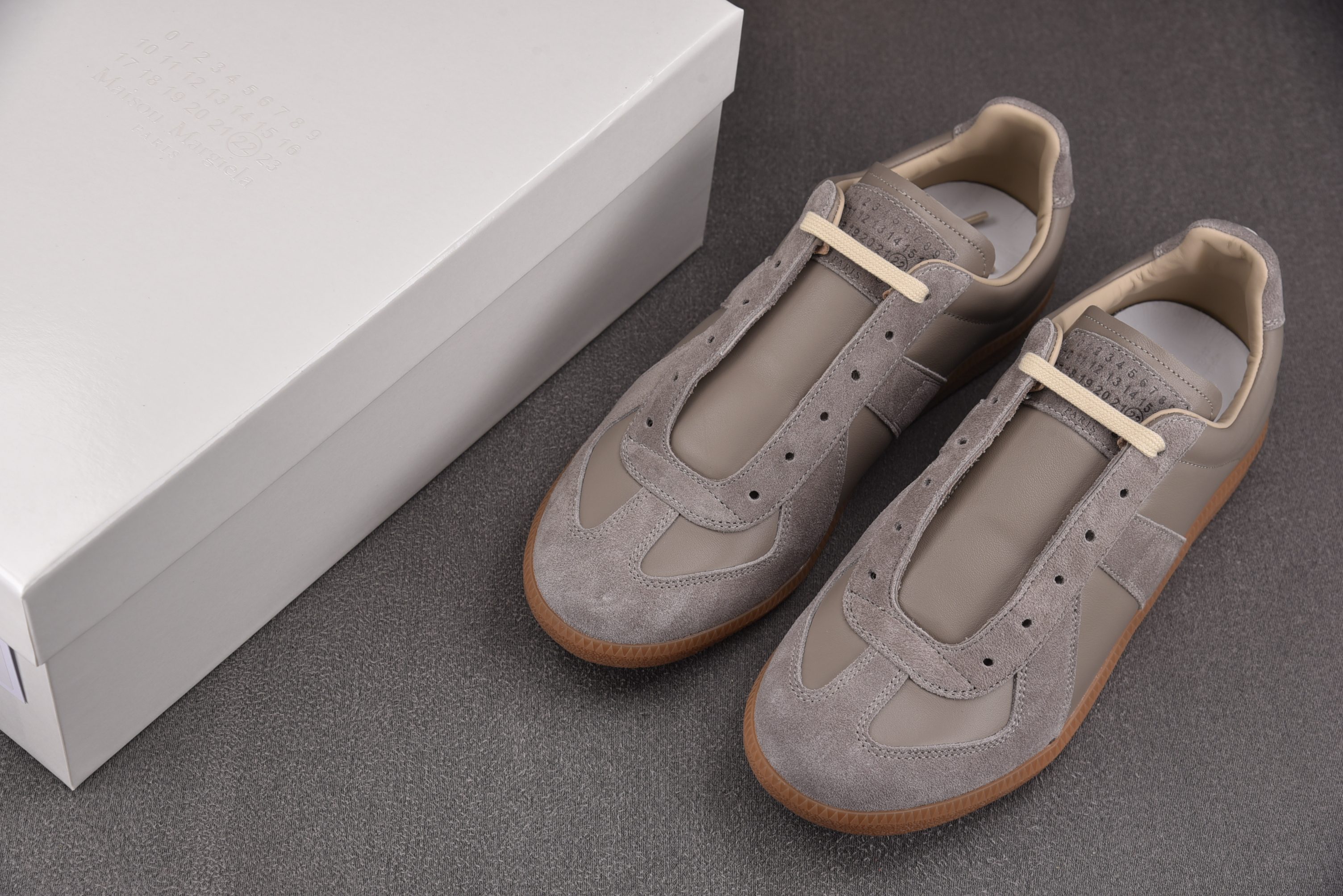 Maison Margiela Replica Painted 梅森·马吉拉 灰棕 #YZ00640-4