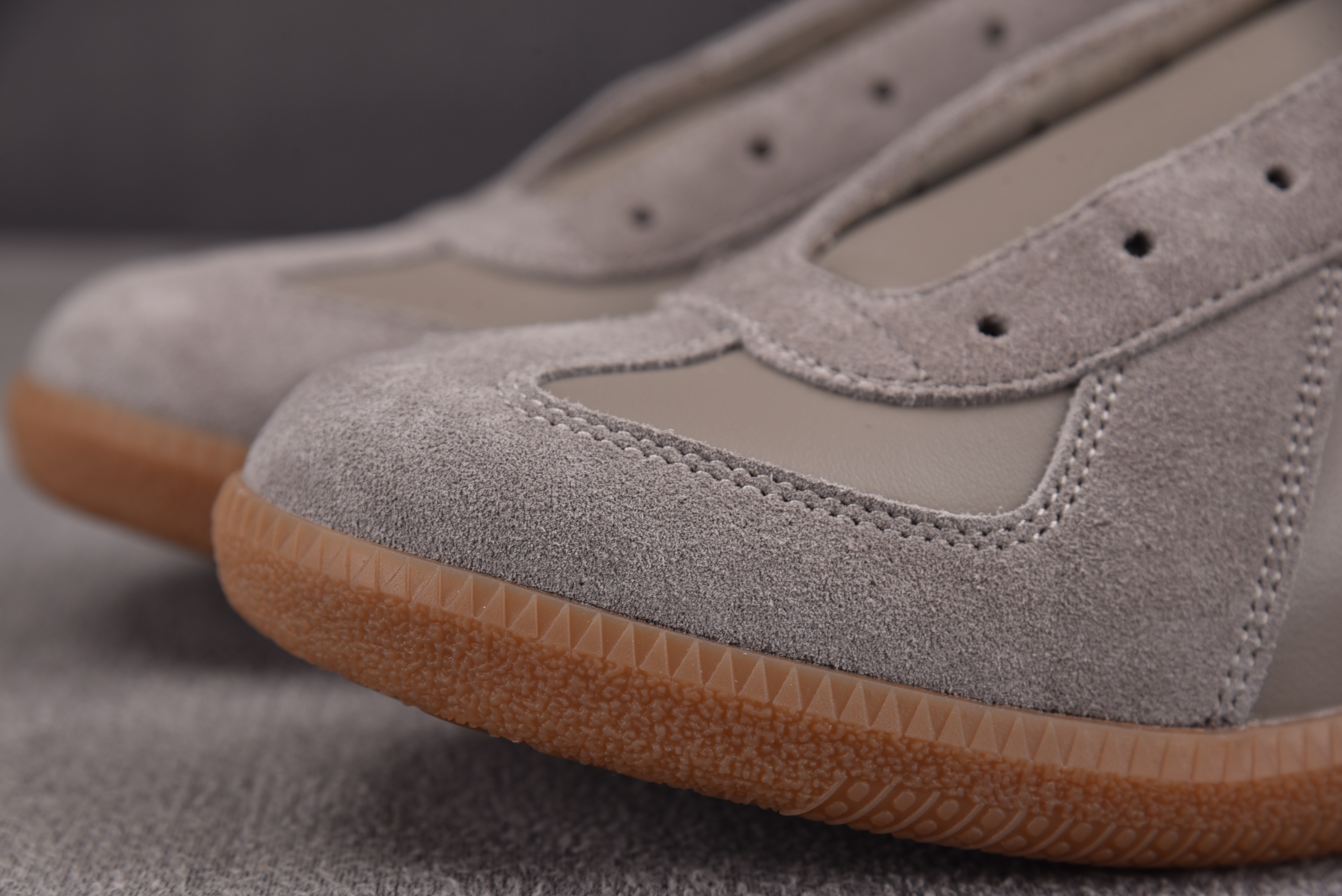 Maison Margiela Replica Painted 梅森·马吉拉 灰棕 #YZ00640-4